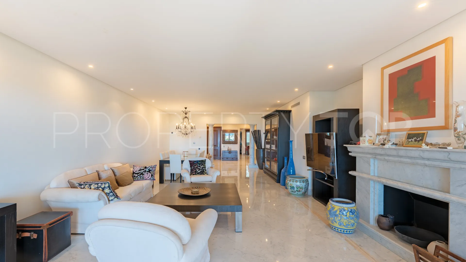 For sale ground floor apartment with 3 bedrooms in Los Monteros Playa