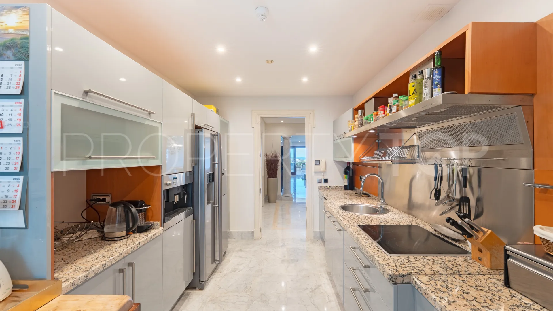 For sale ground floor apartment with 3 bedrooms in Los Monteros Playa