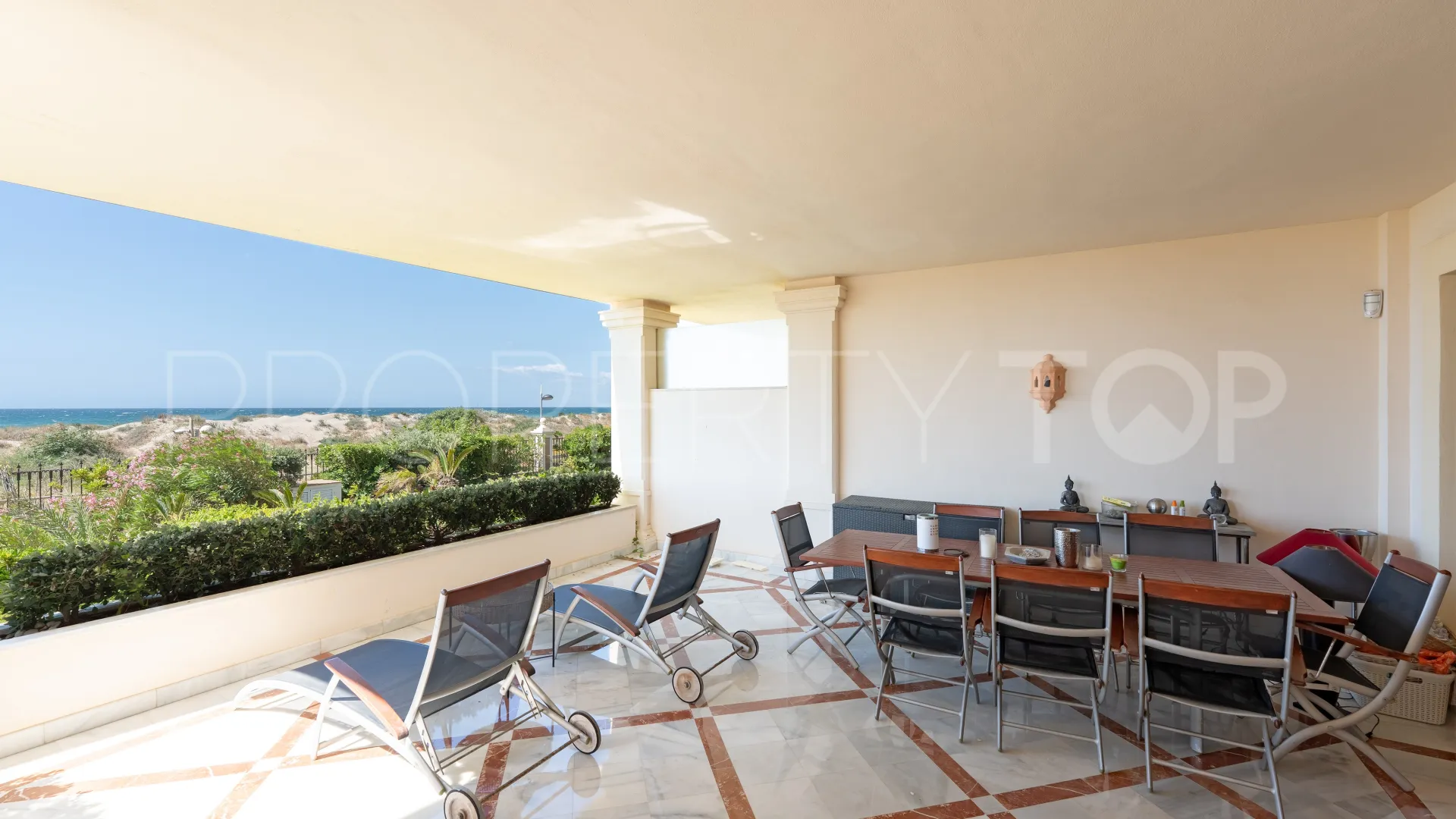 For sale ground floor apartment with 3 bedrooms in Los Monteros Playa