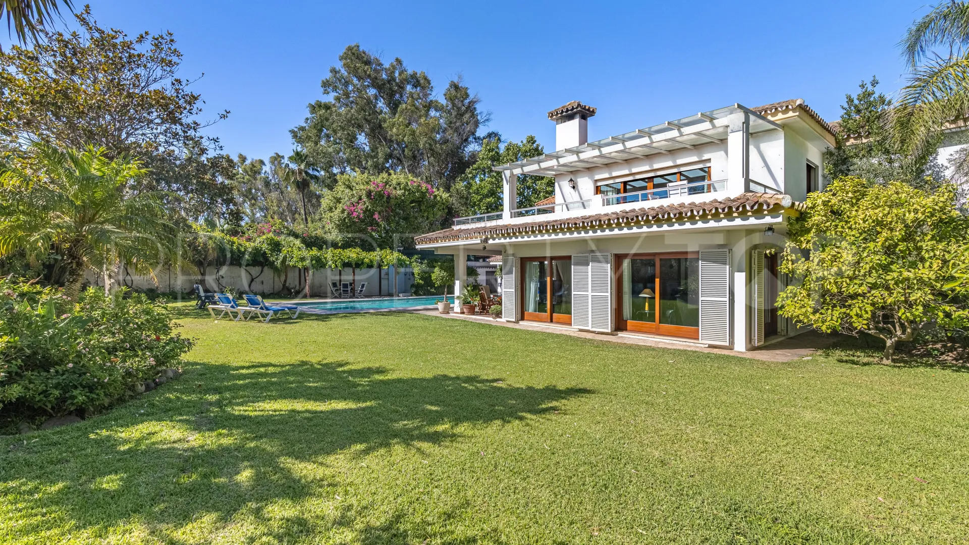 5 bedrooms Beach Side New Golden Mile villa for sale