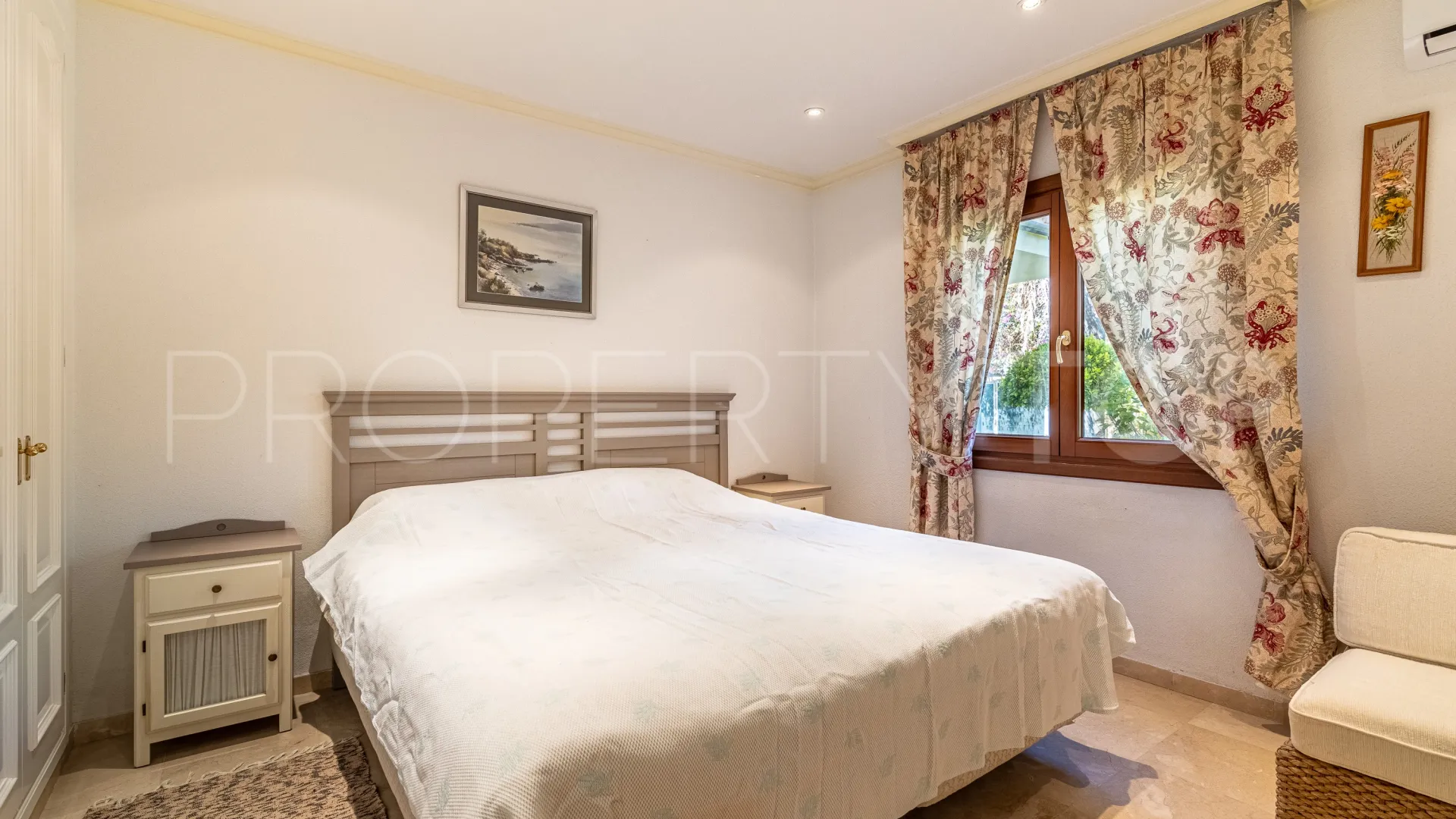5 bedrooms Beach Side New Golden Mile villa for sale