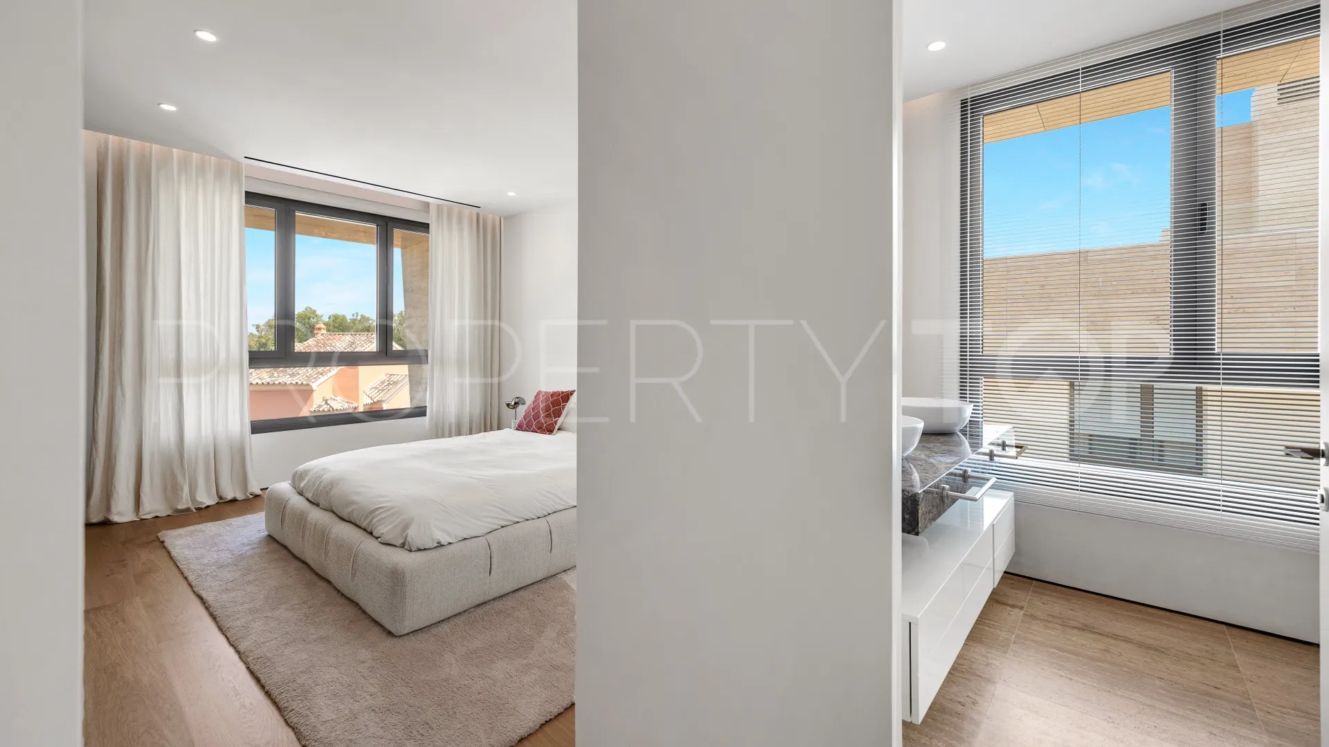 Atico duplex en venta de 3 dormitorios en Epic Marbella