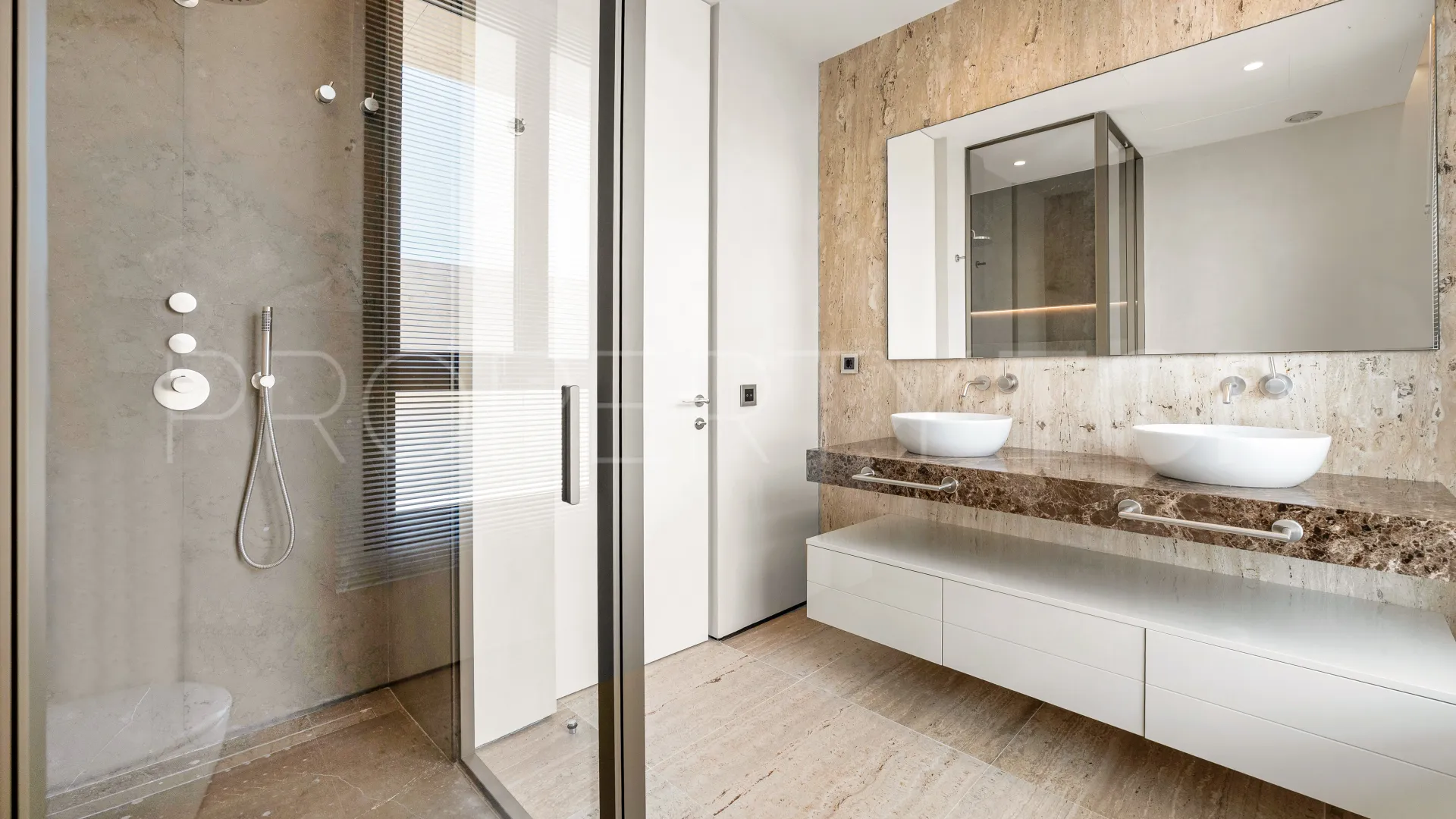 Atico duplex en venta de 3 dormitorios en Epic Marbella