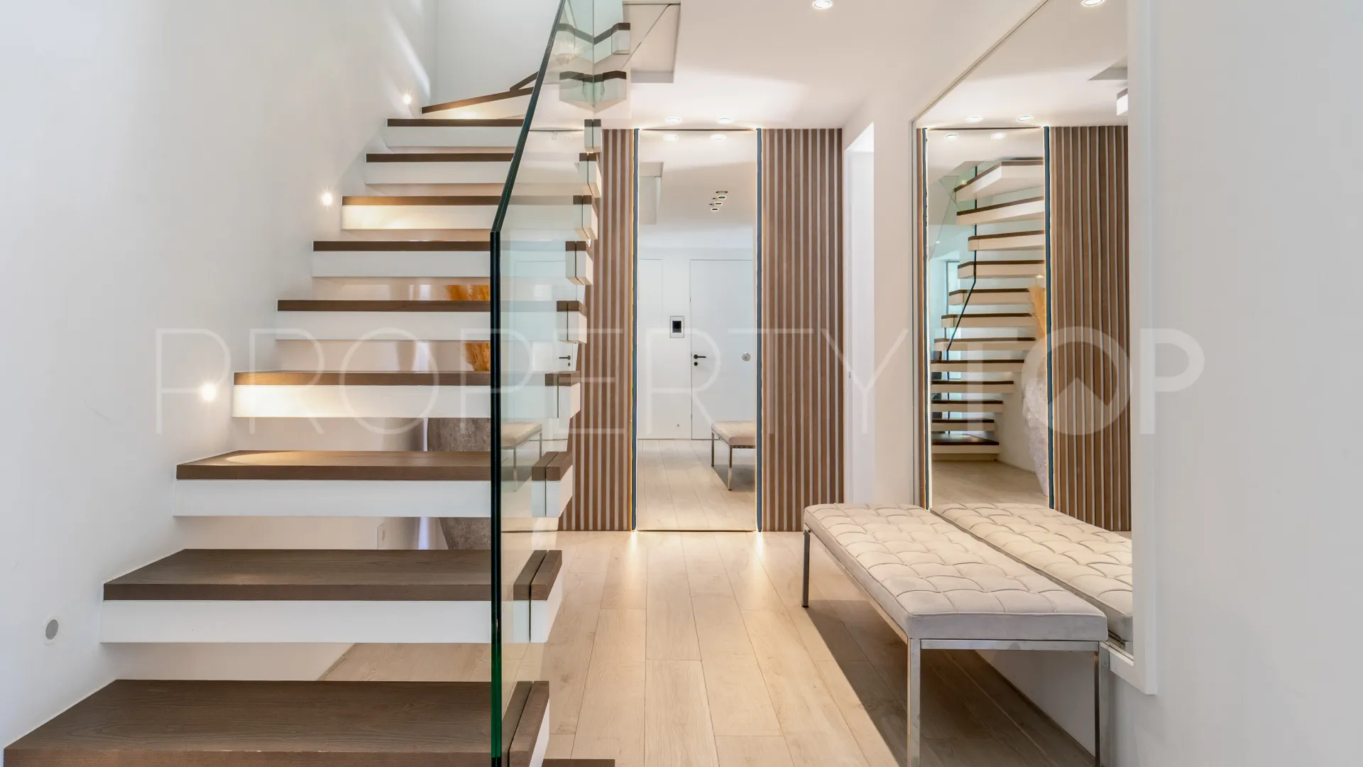 Duplex penthouse with 3 bedrooms for sale in Monte Paraiso
