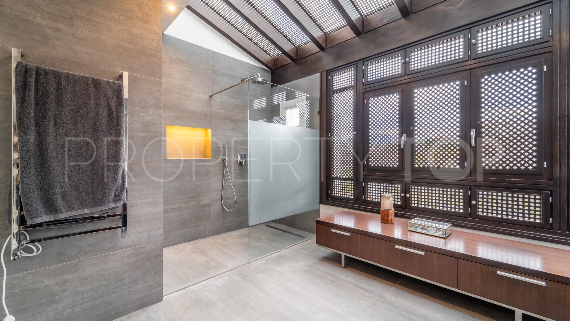 For sale duplex penthouse with 3 bedrooms in Puente Romano