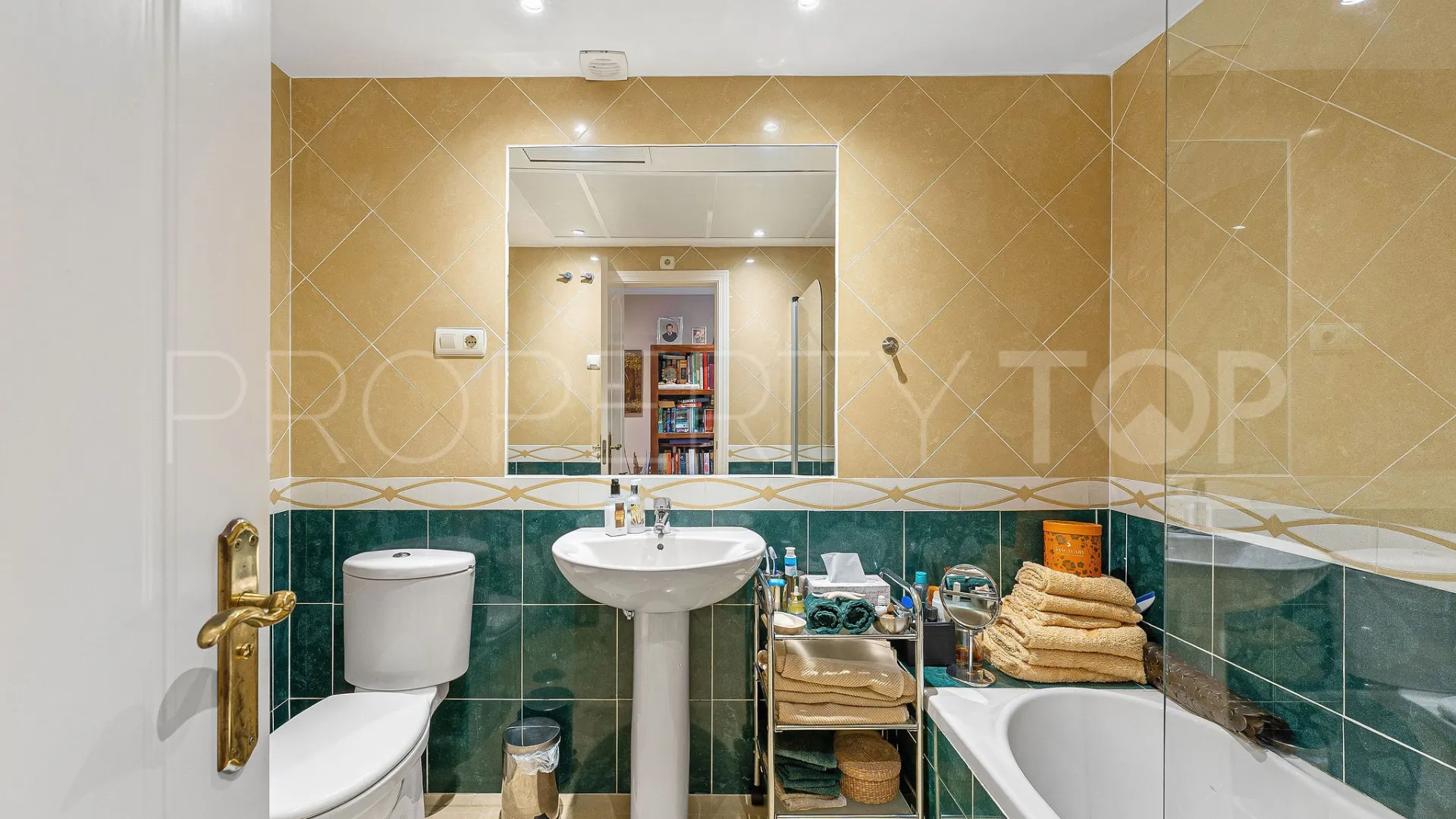 For sale ground floor apartment in El Embrujo Playa