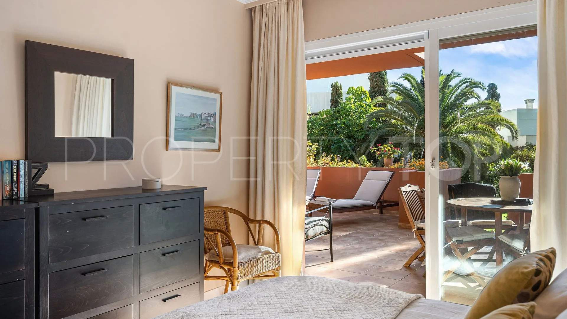 For sale ground floor apartment in El Embrujo Playa