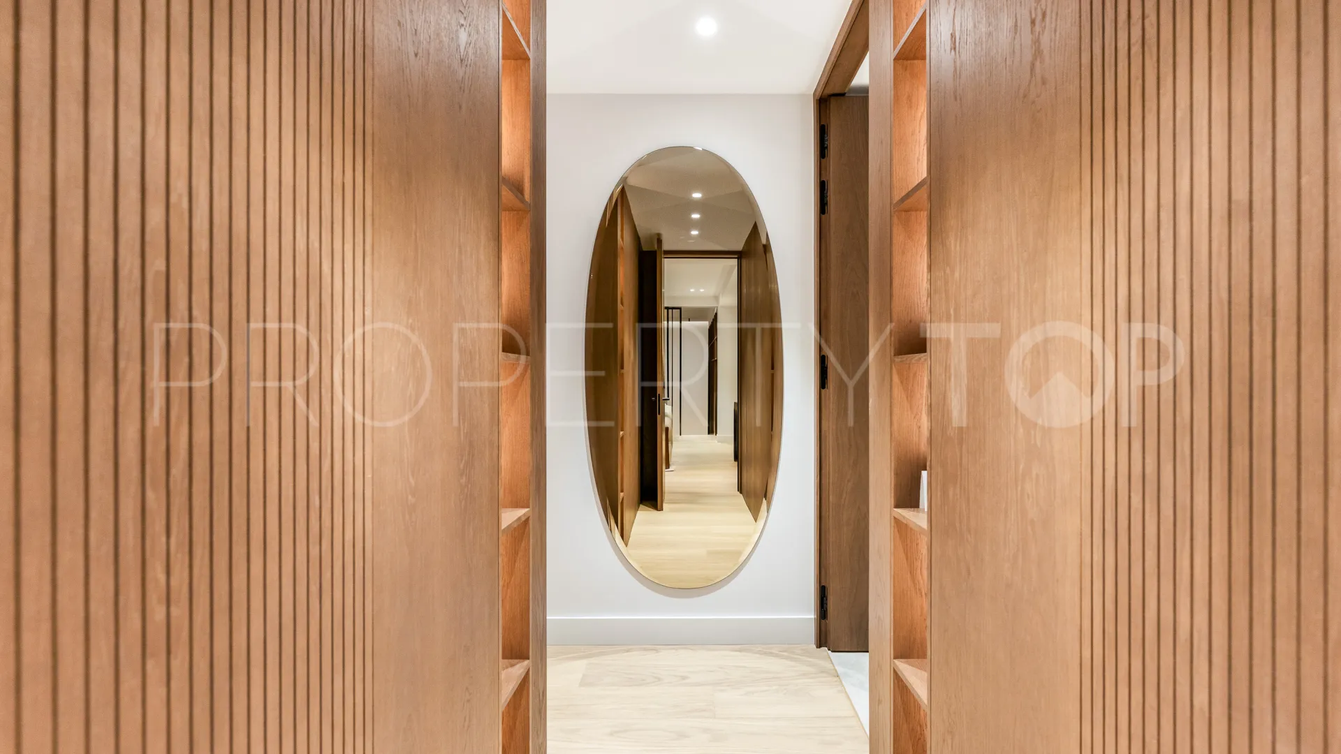 Villa a la venta de 6 dormitorios en Marbesa