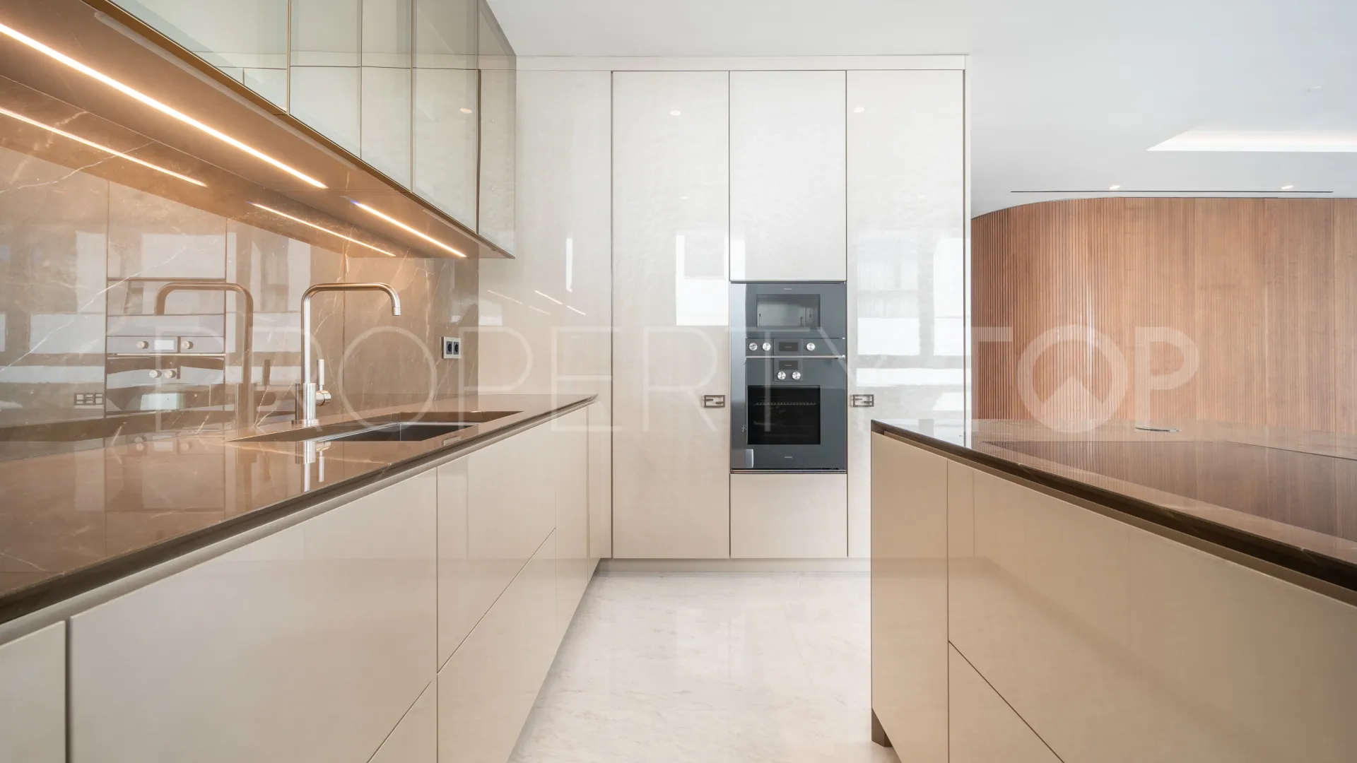 For sale duplex penthouse in Epic Marbella