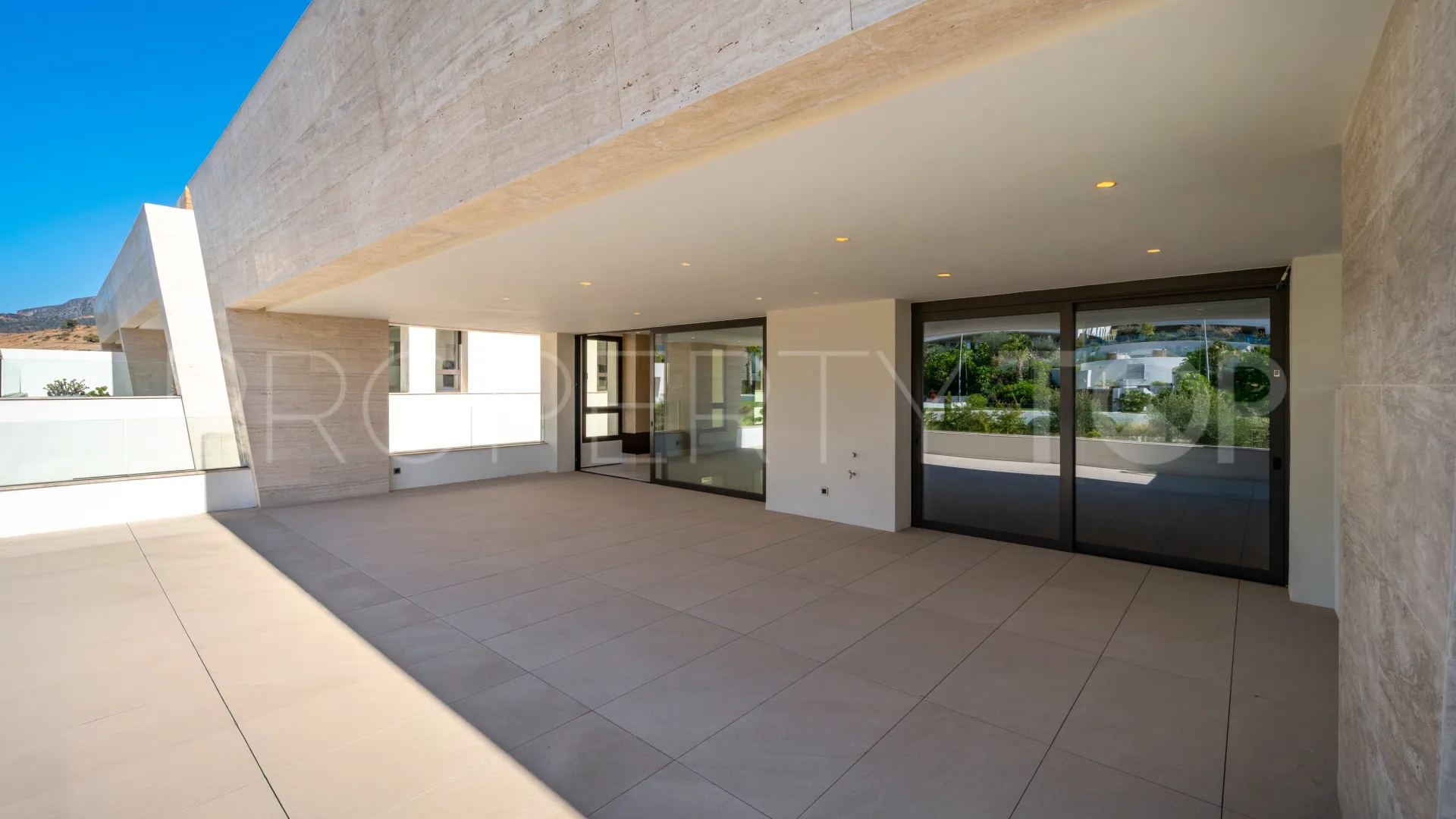 For sale duplex penthouse in Epic Marbella