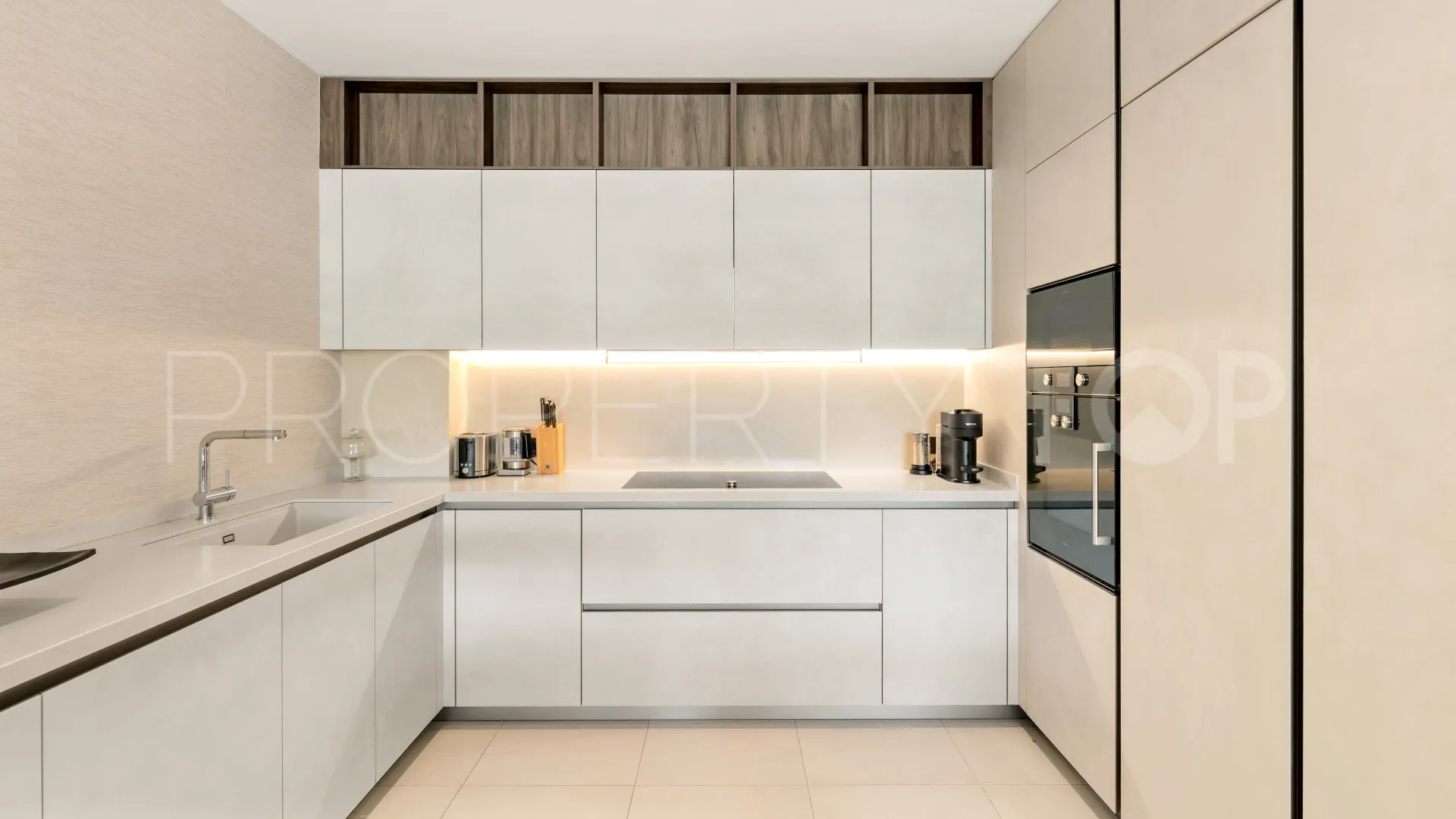 4 bedrooms Epic Marbella ground floor apartment for sale