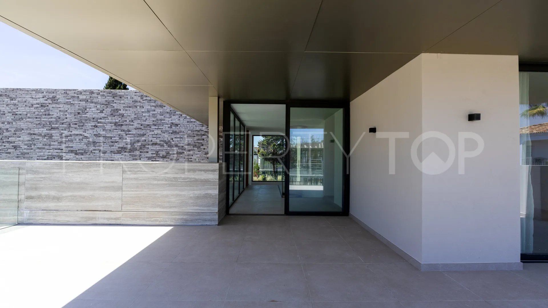 Villa con 8 dormitorios a la venta en Cortijo Blanco