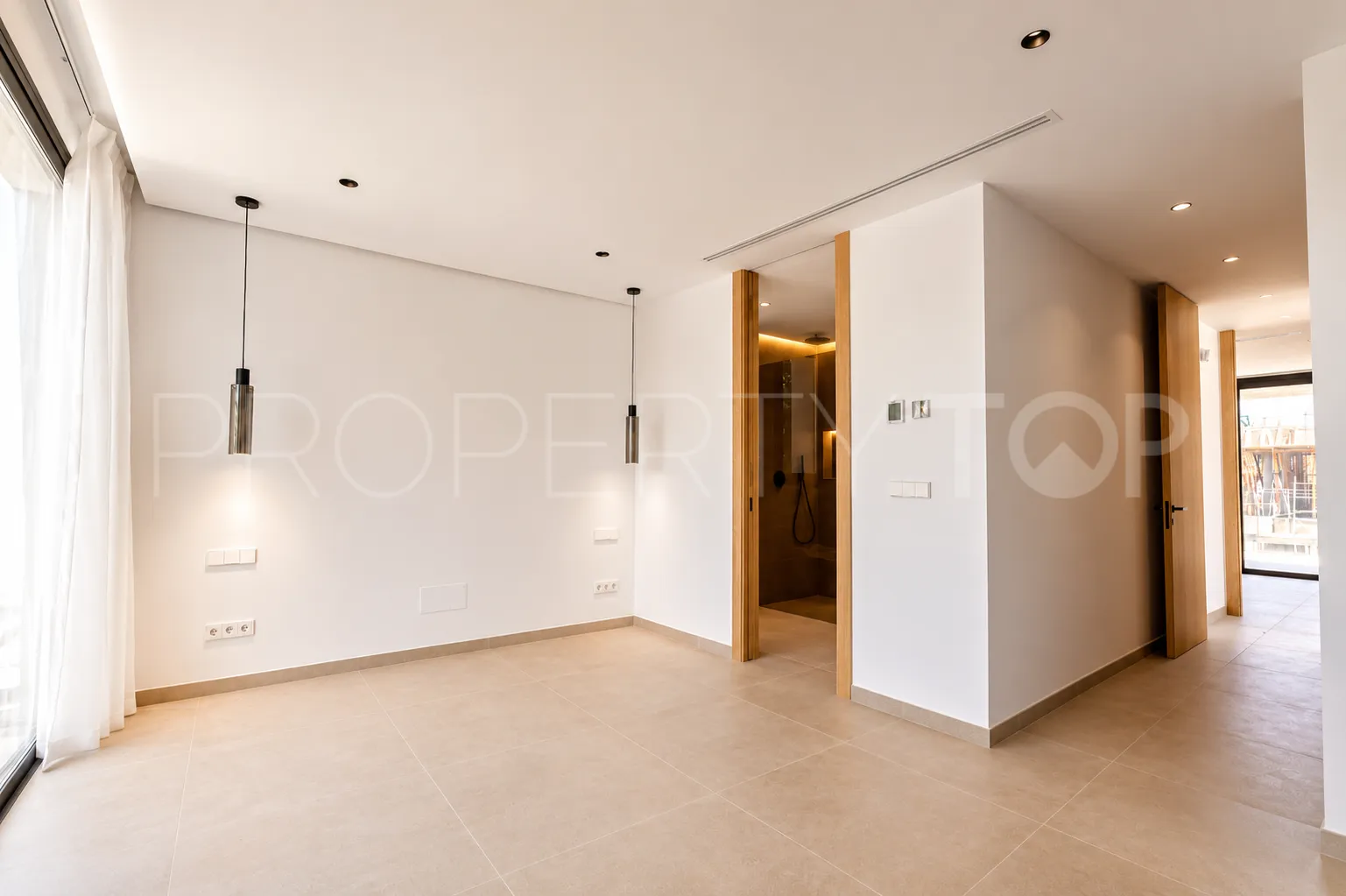 Villa con 8 dormitorios a la venta en Cortijo Blanco