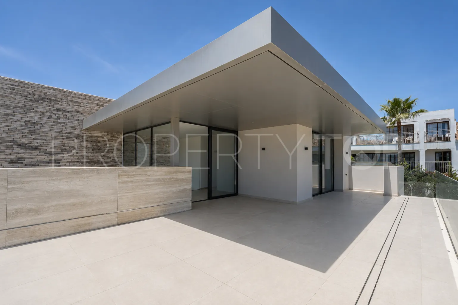 Villa con 8 dormitorios a la venta en Cortijo Blanco