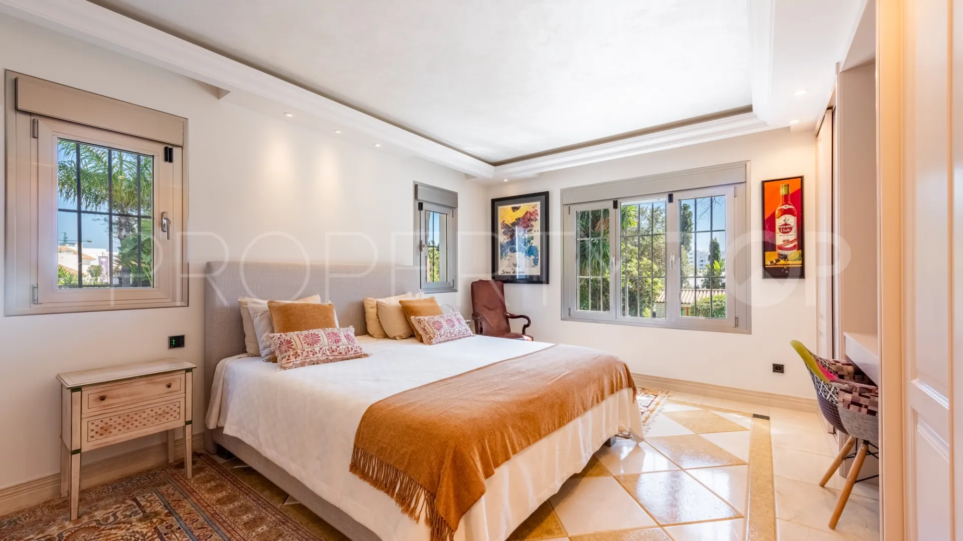Villa with 4 bedrooms for sale in Guadalmina Baja