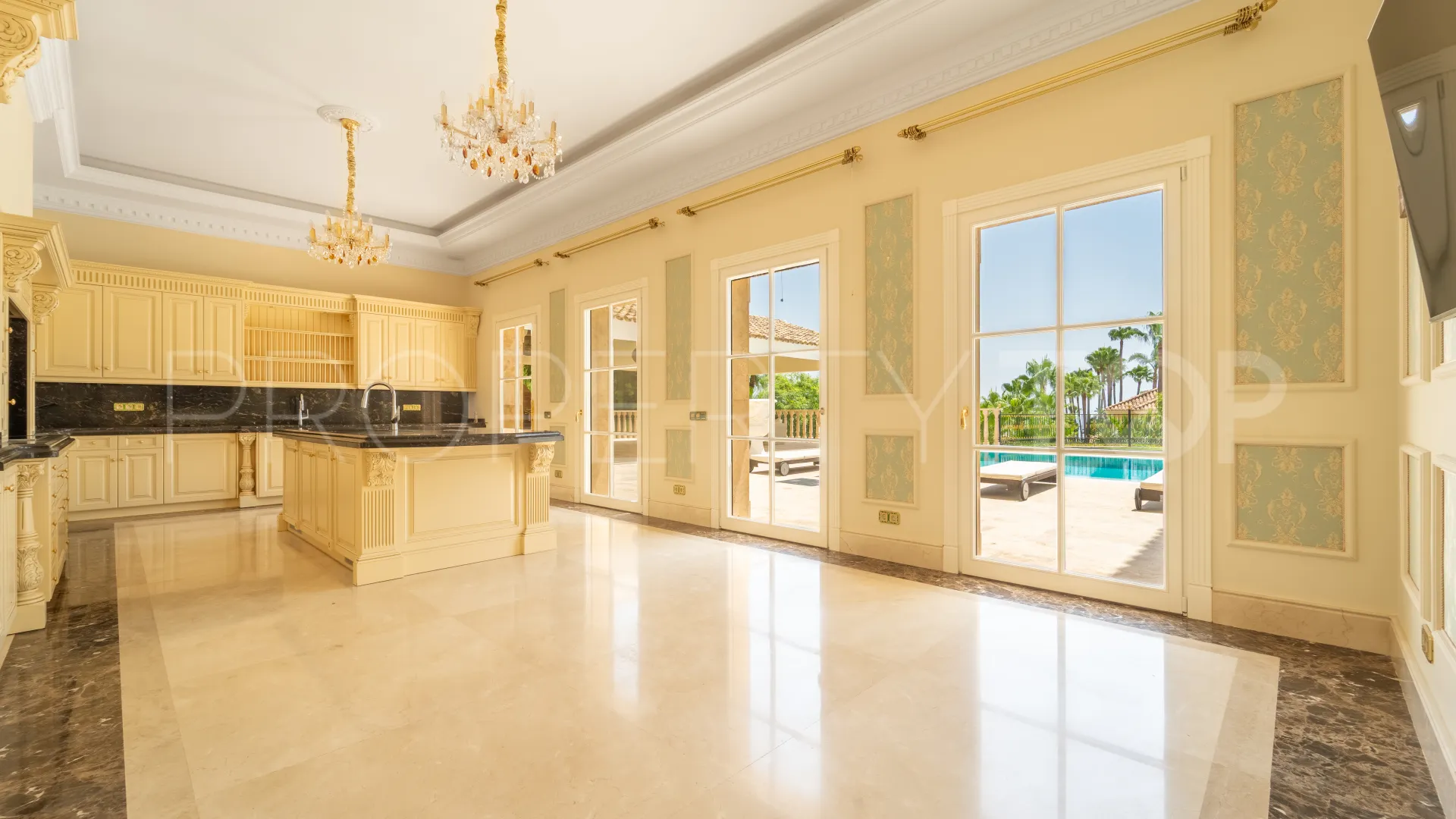 Villa a la venta en Sierra Blanca con 10 dormitorios