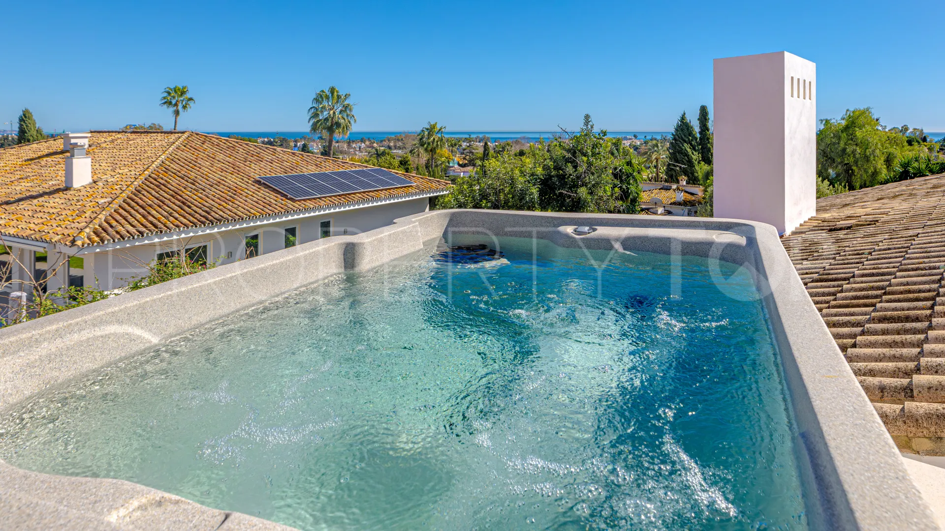 For sale villa with 7 bedrooms in Guadalmina Alta