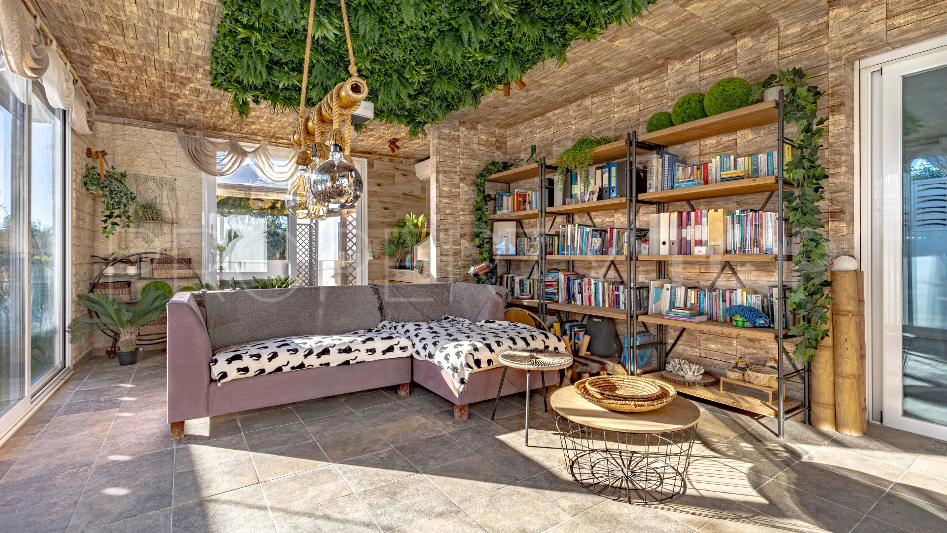 For sale villa with 7 bedrooms in Guadalmina Alta