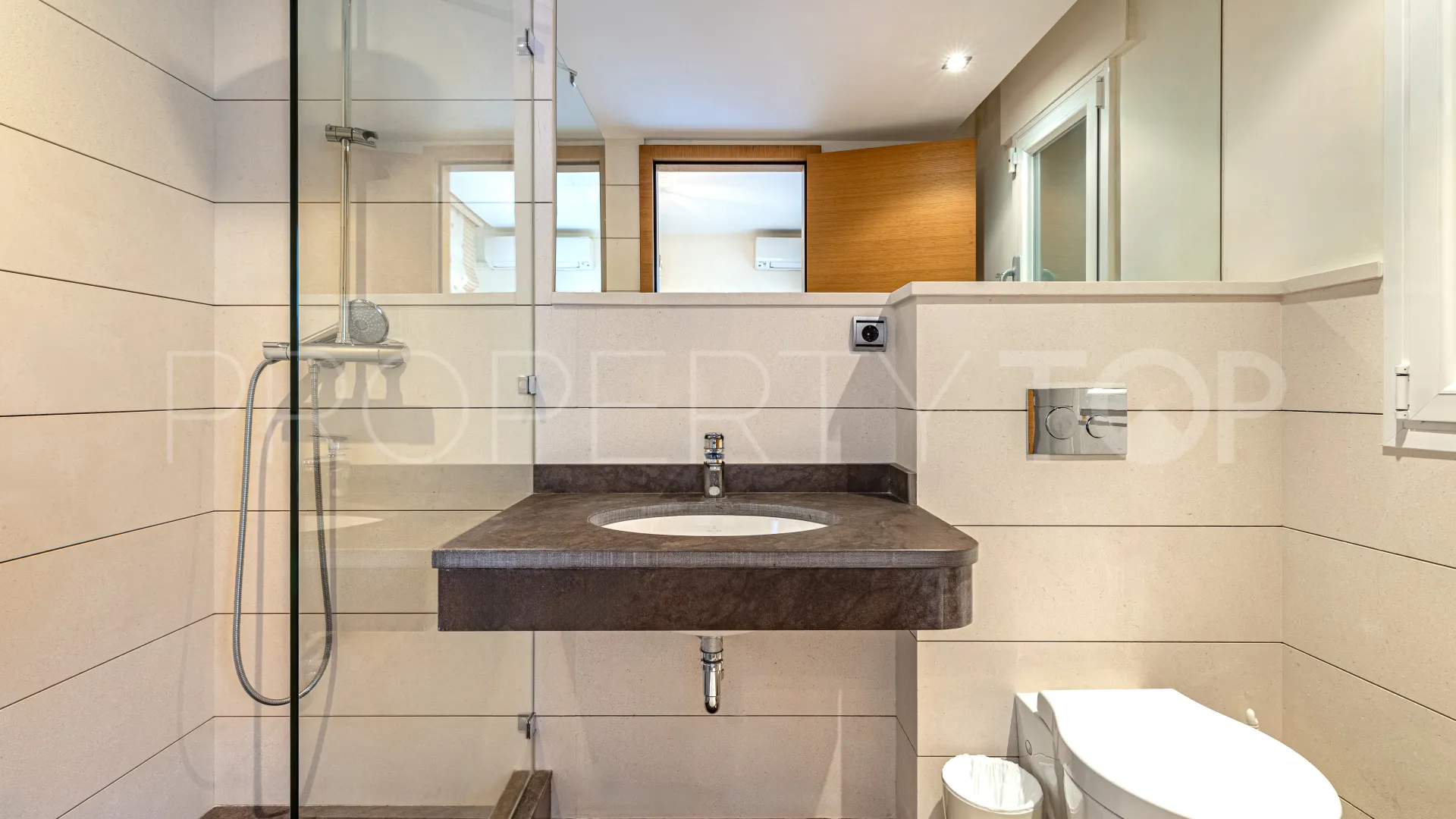 For sale villa with 7 bedrooms in Guadalmina Alta