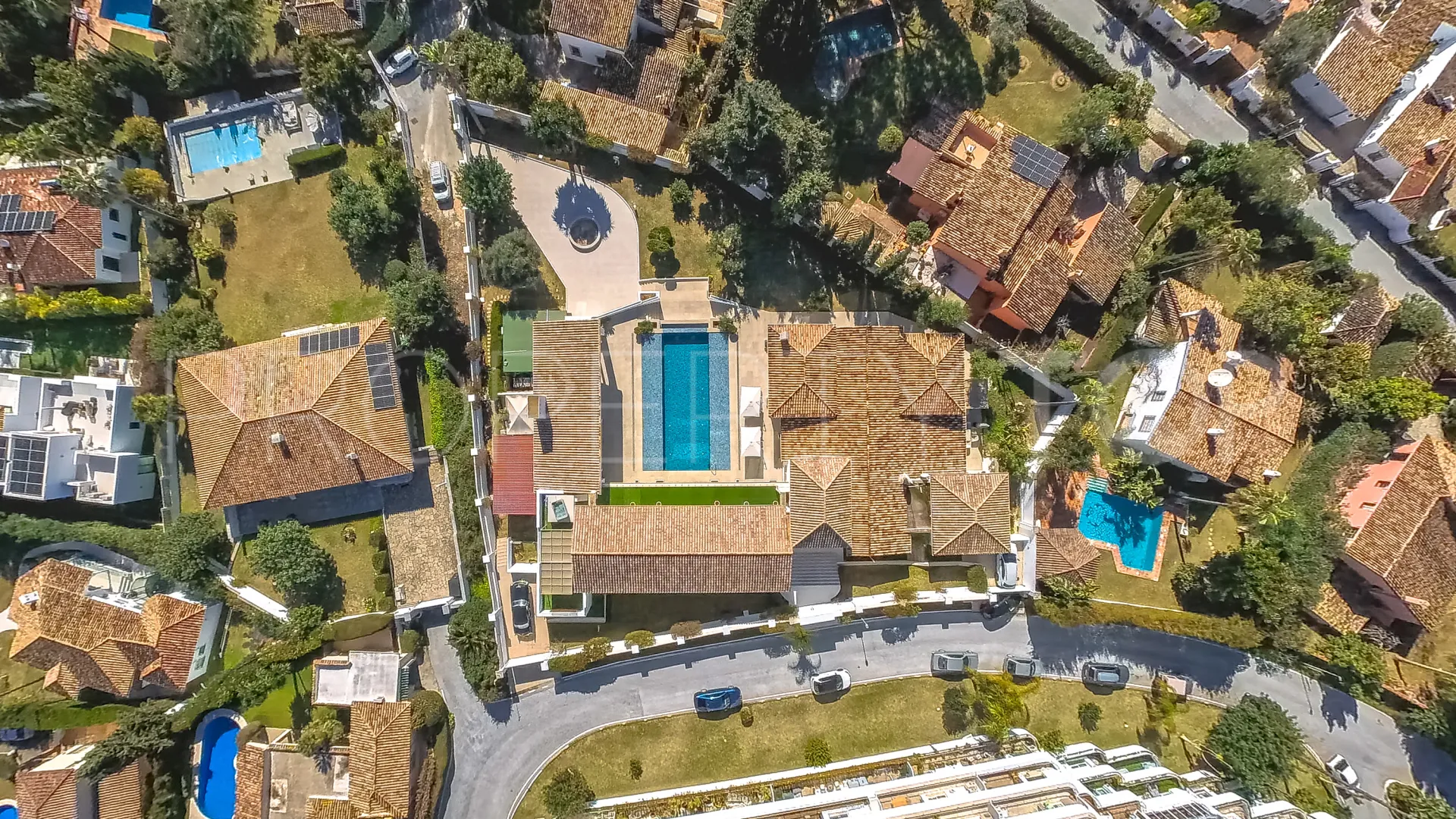 For sale villa with 7 bedrooms in Guadalmina Alta