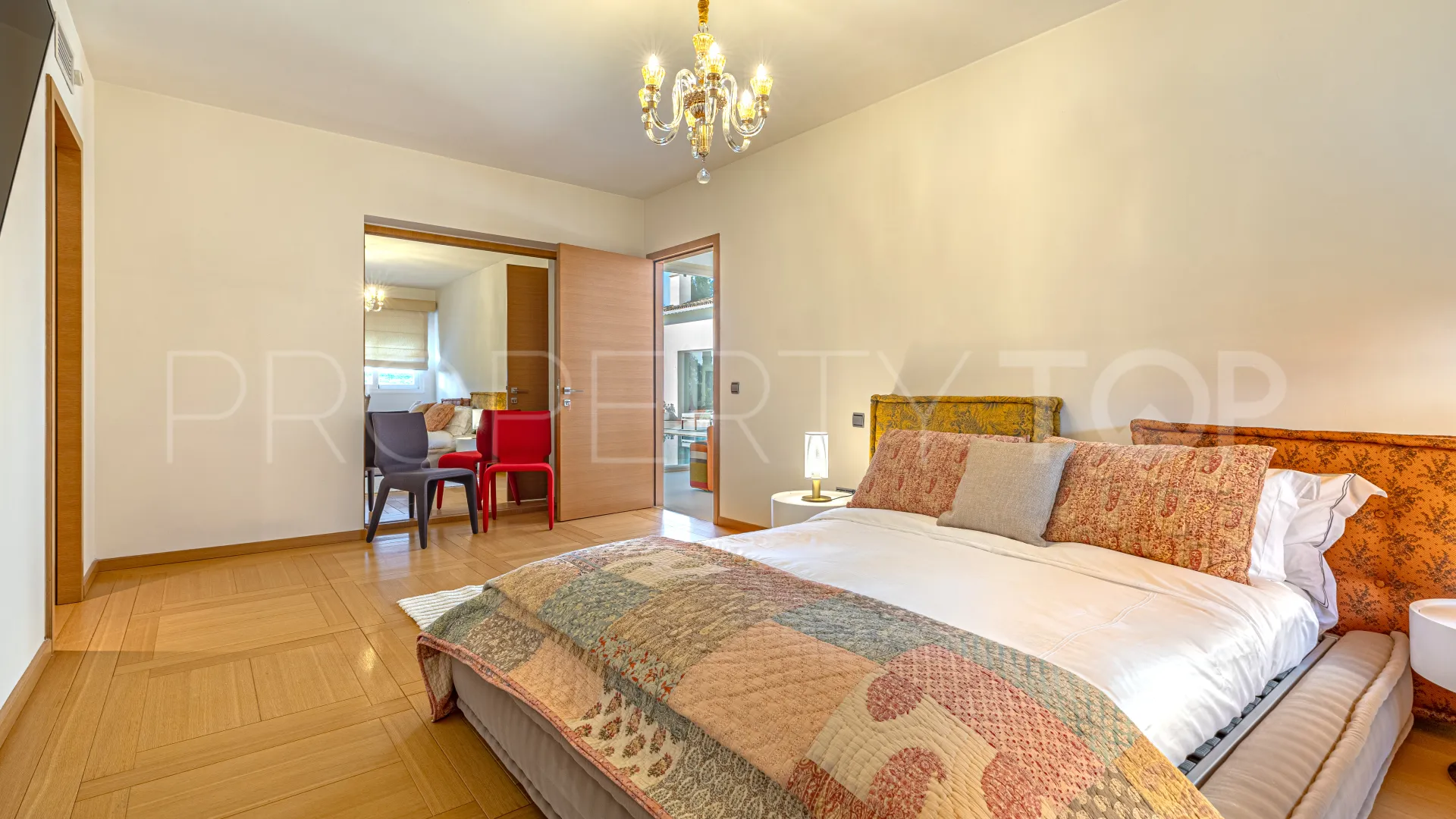 For sale villa with 7 bedrooms in Guadalmina Alta