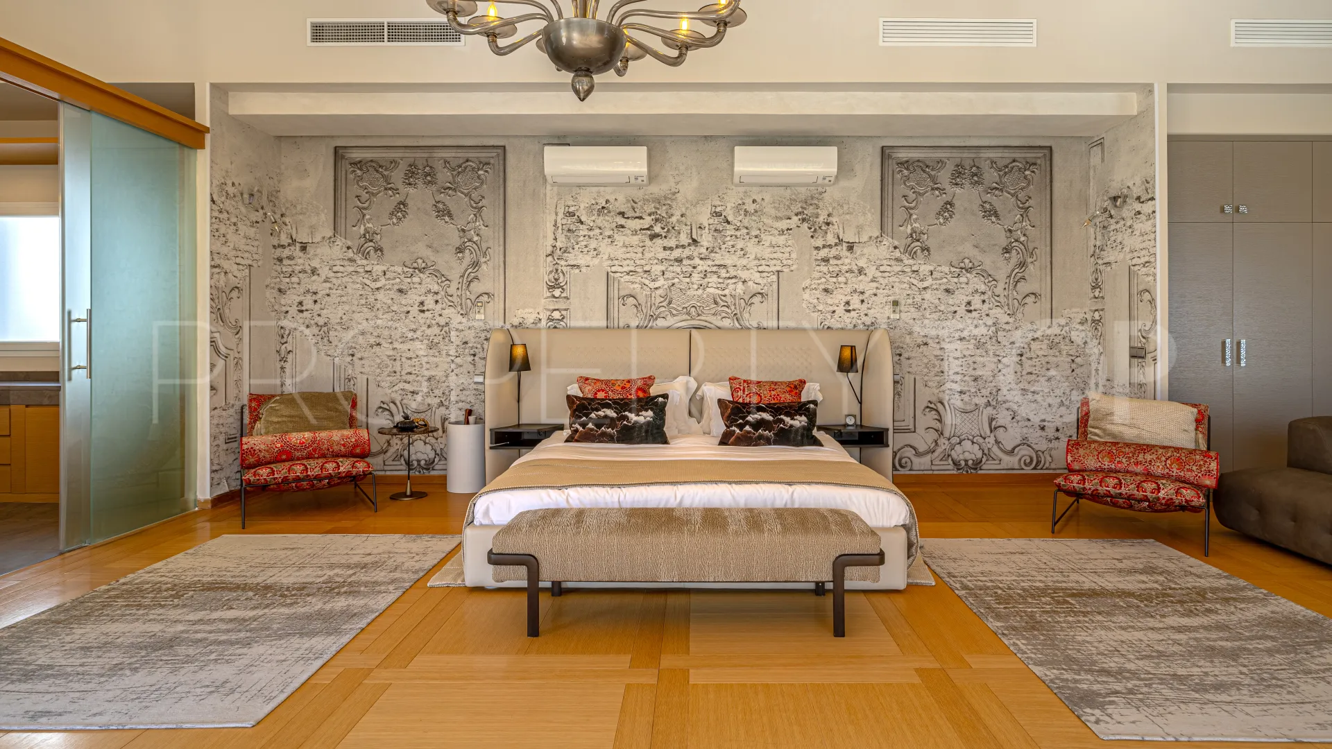For sale villa with 7 bedrooms in Guadalmina Alta