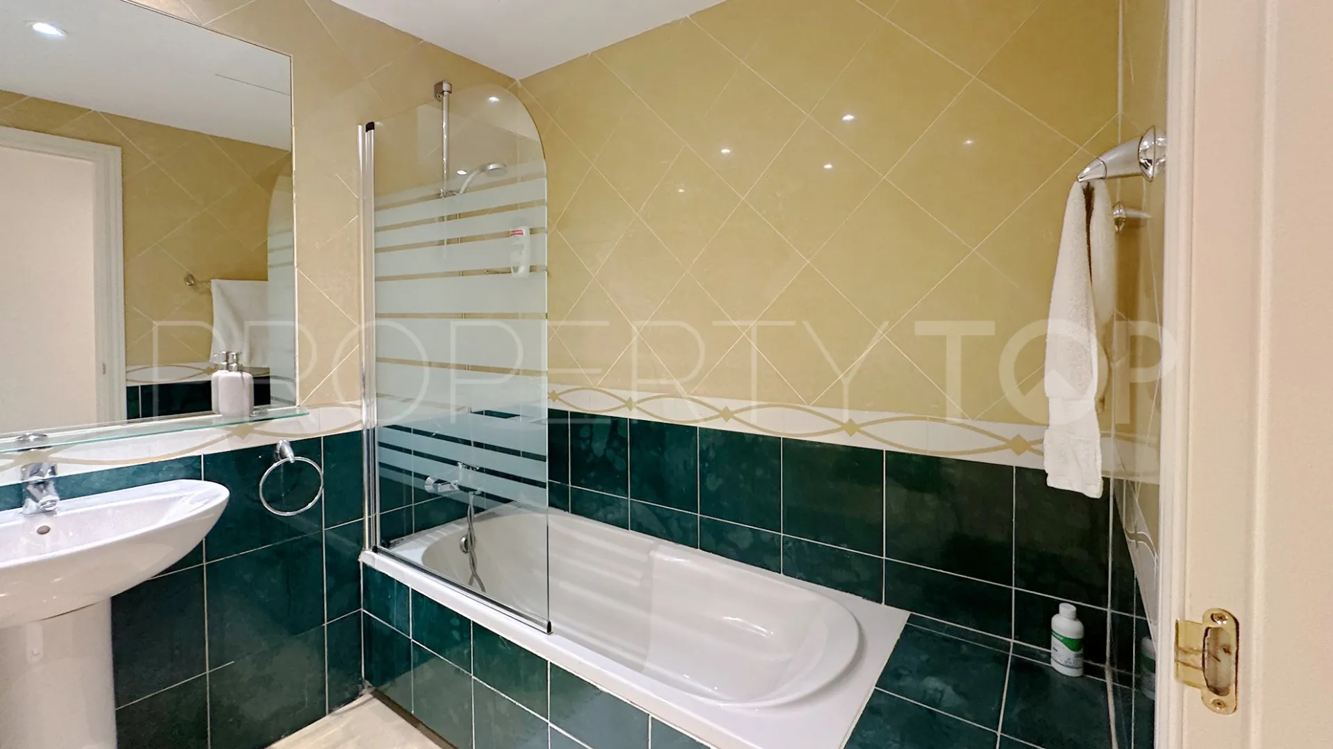 El Embrujo Playa ground floor apartment for sale