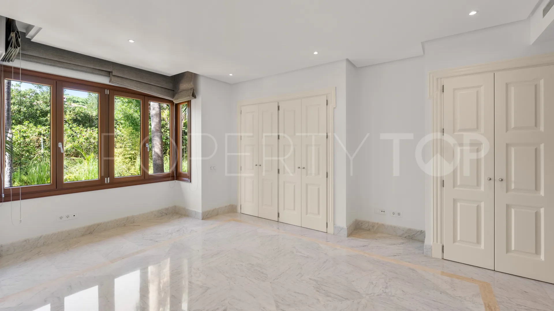 Apartment for sale in Los Monteros Playa