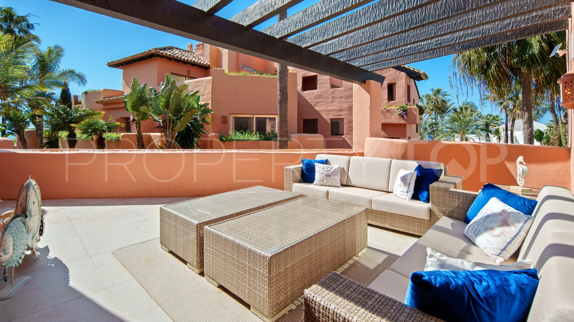 Buy duplex penthouse in La Morera