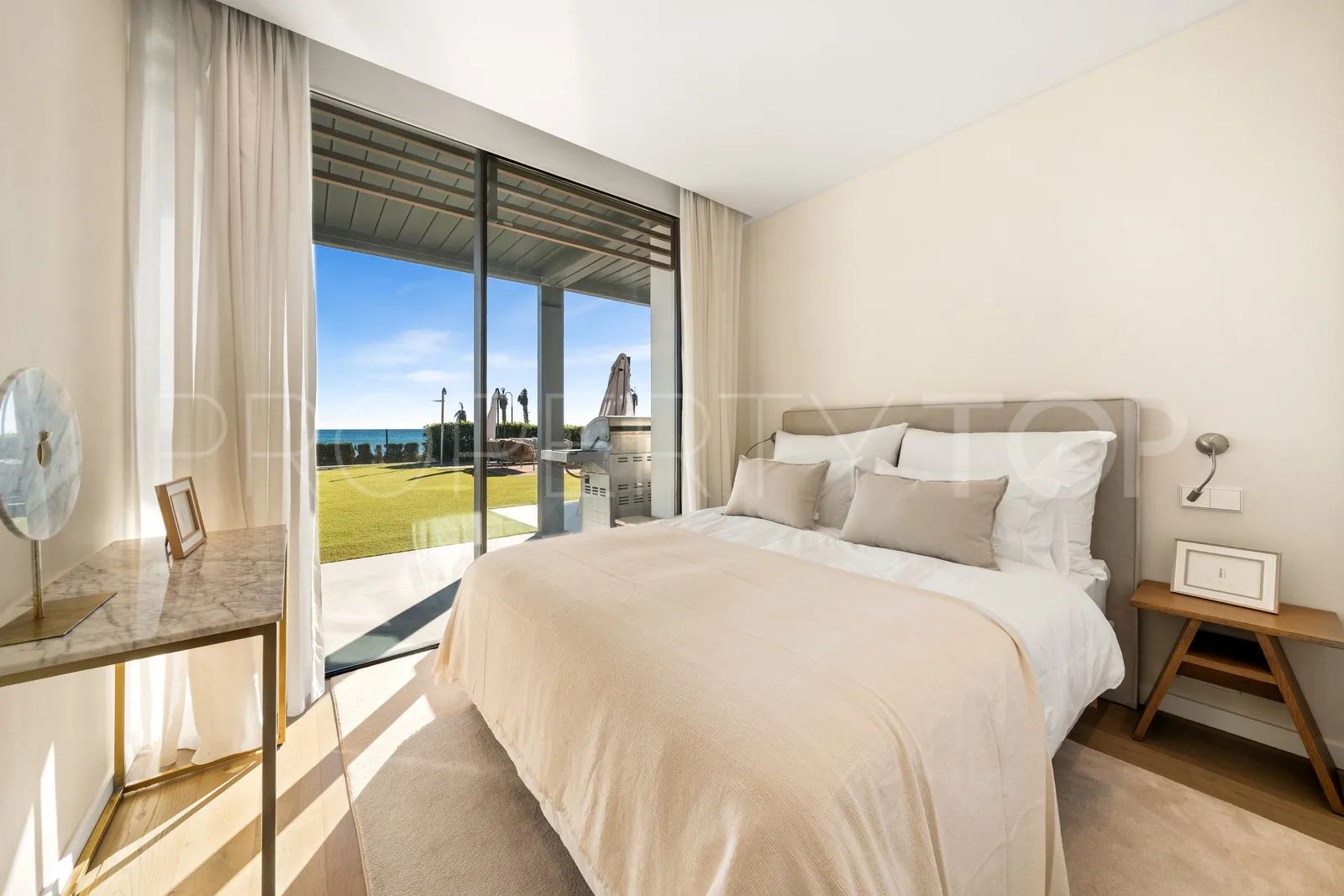 For sale Estepona East villa
