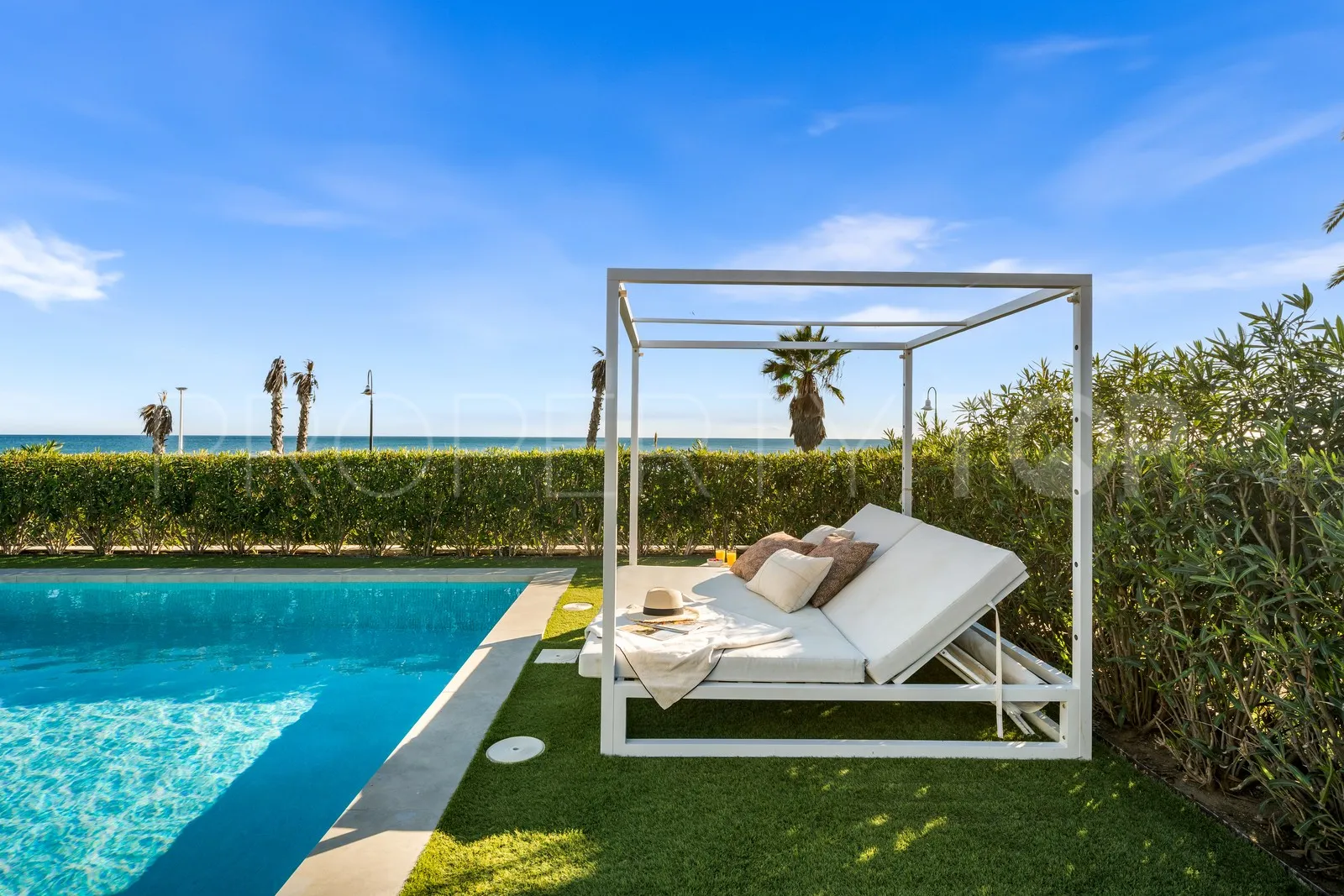 For sale Estepona East villa
