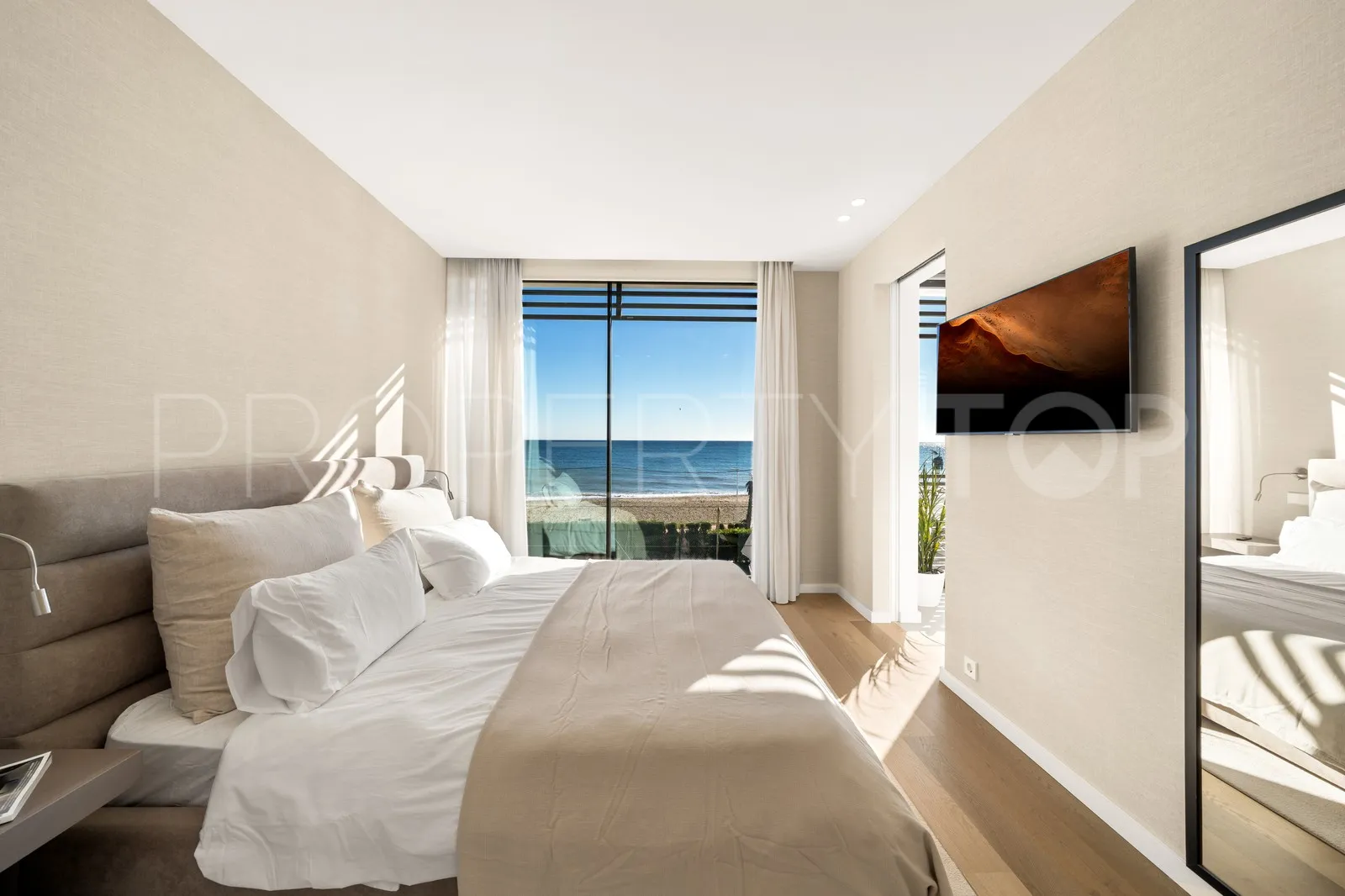 For sale Estepona East villa