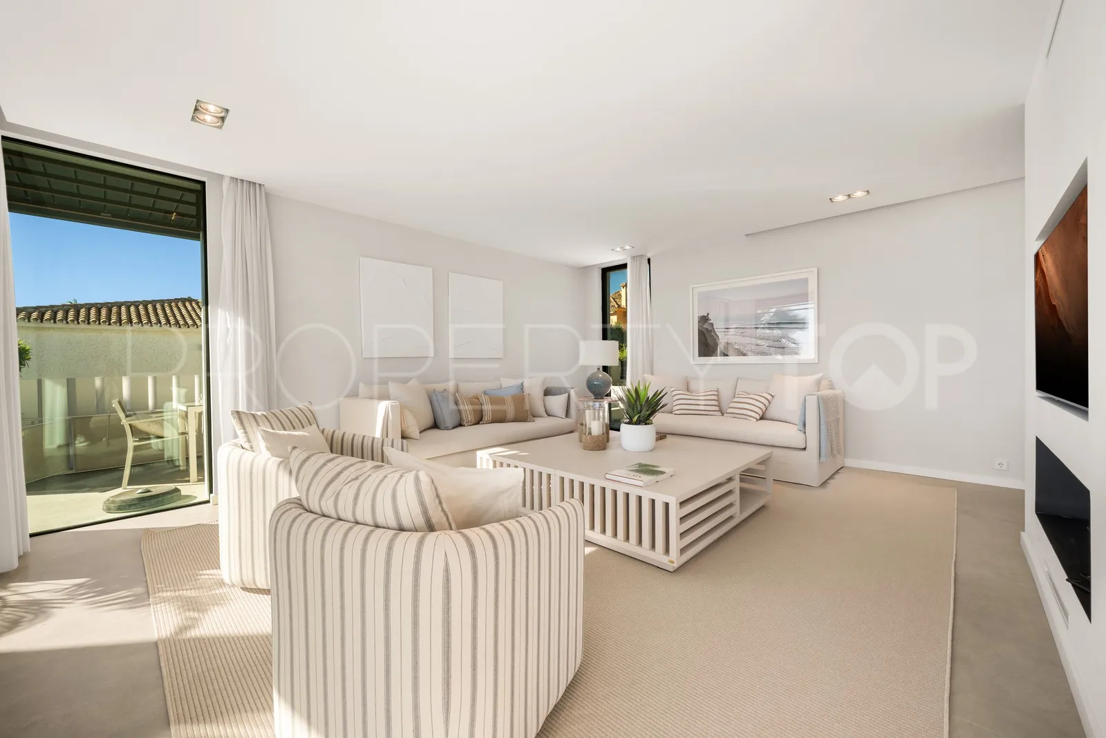 For sale Estepona East villa