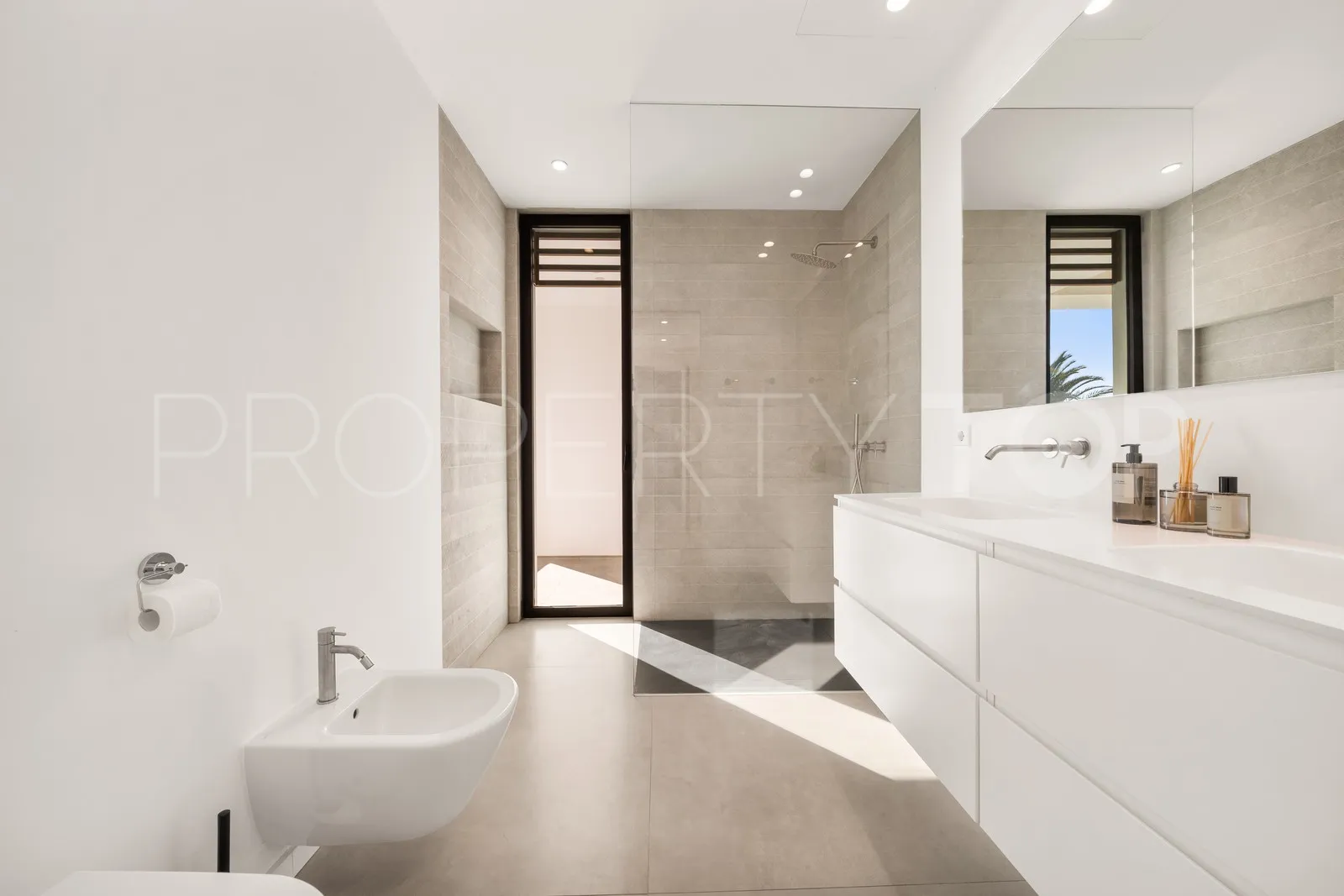 For sale Estepona East villa