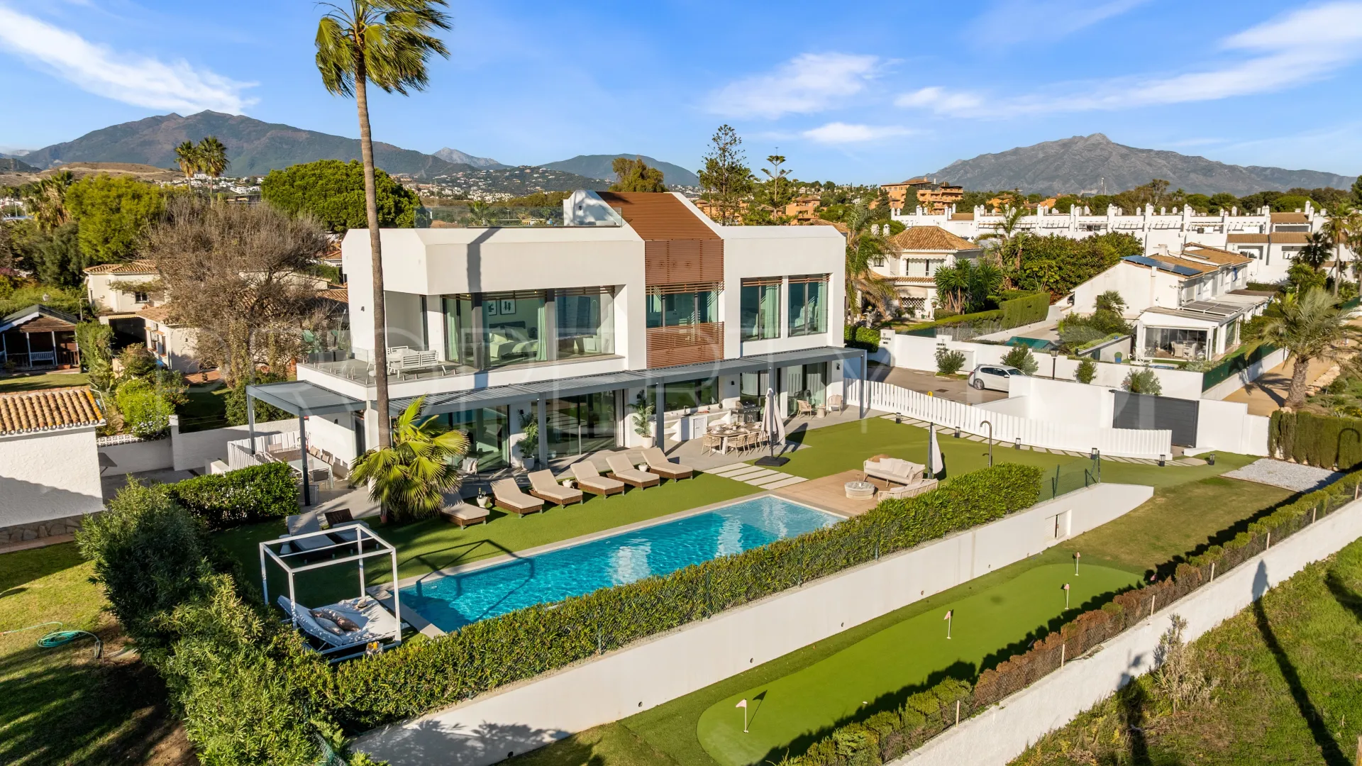 For sale Estepona East villa