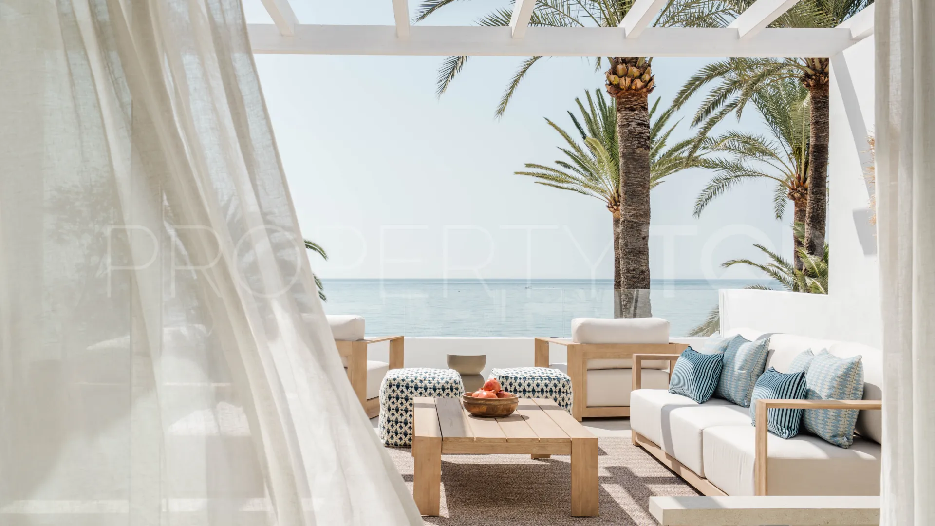 Semi detached villa for sale in El Oasis Club with 3 bedrooms