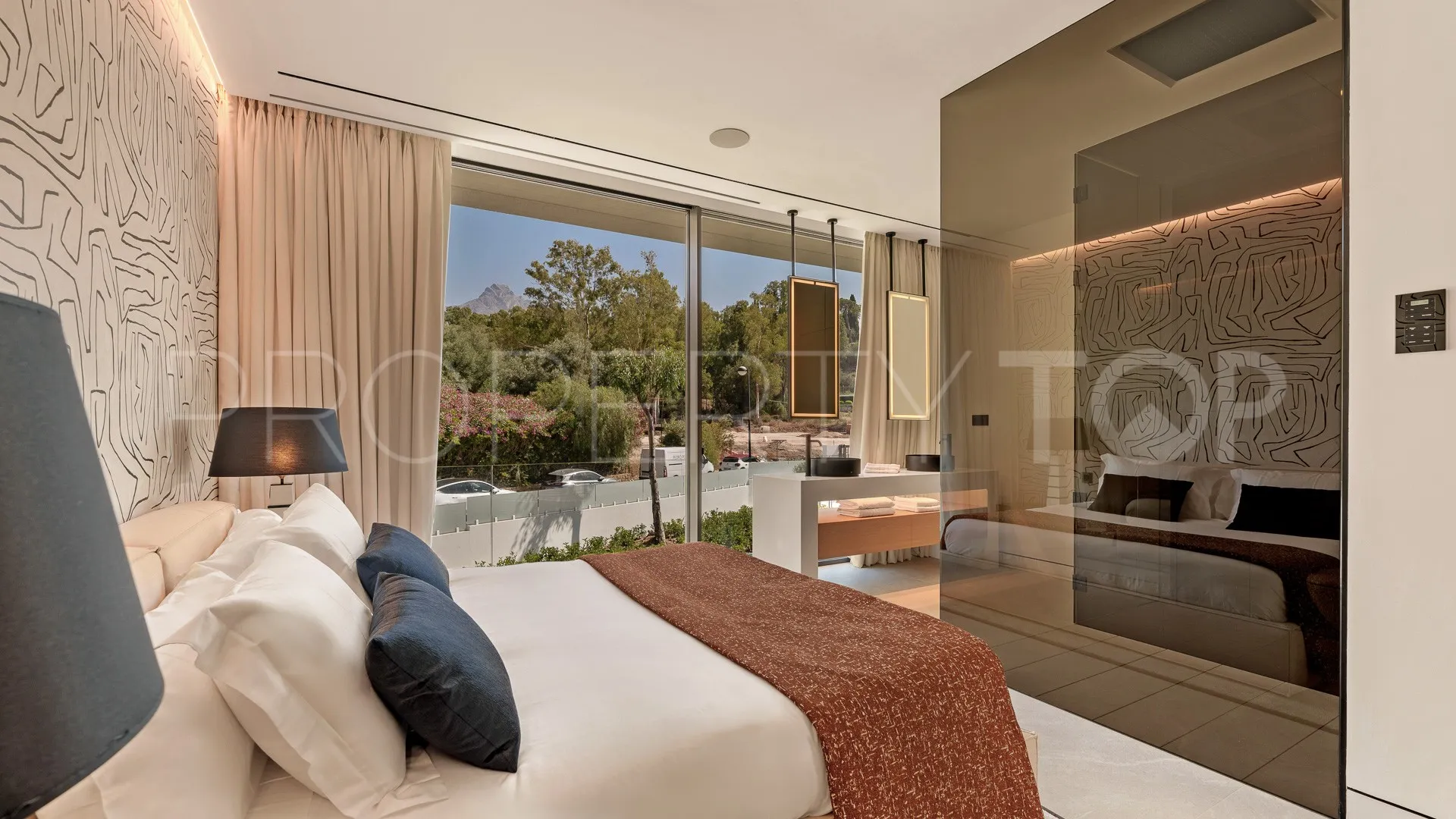 Villa de 4 dormitorios en venta en Marbella Golden Mile