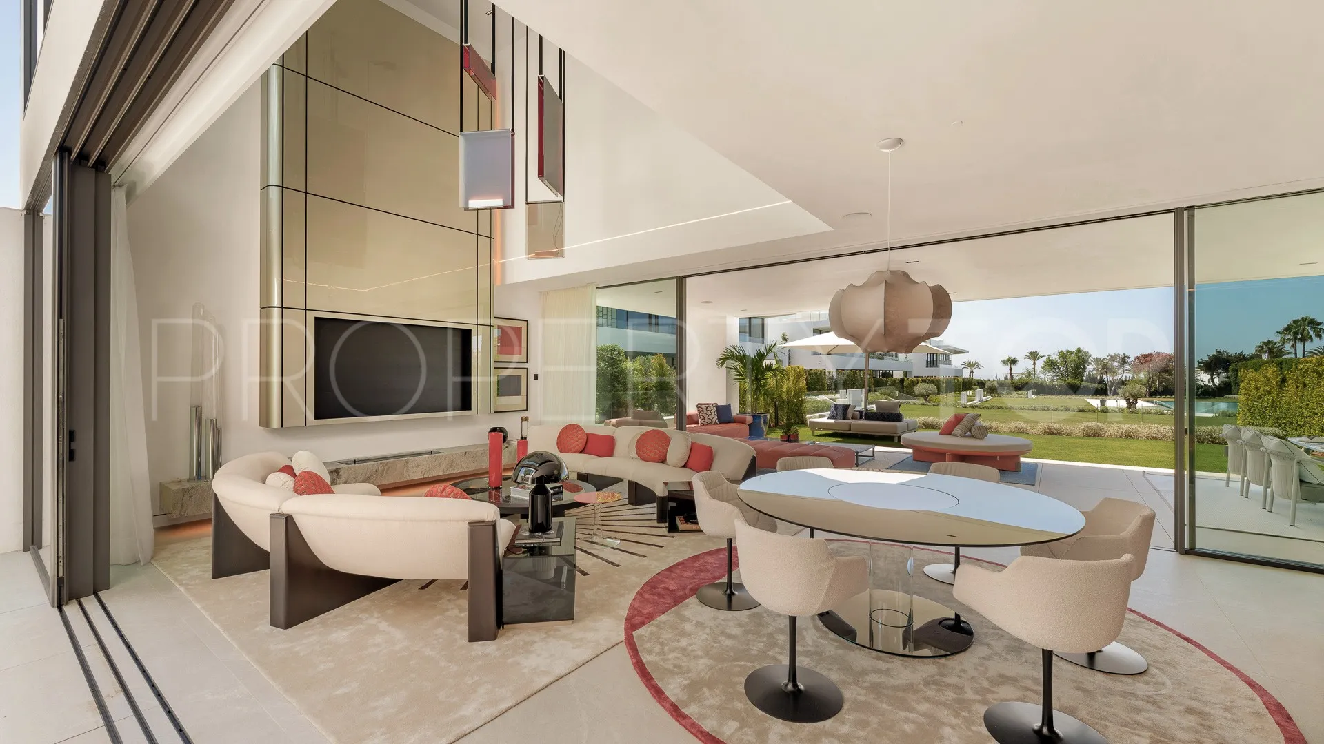 Villa de 4 dormitorios en venta en Marbella Golden Mile