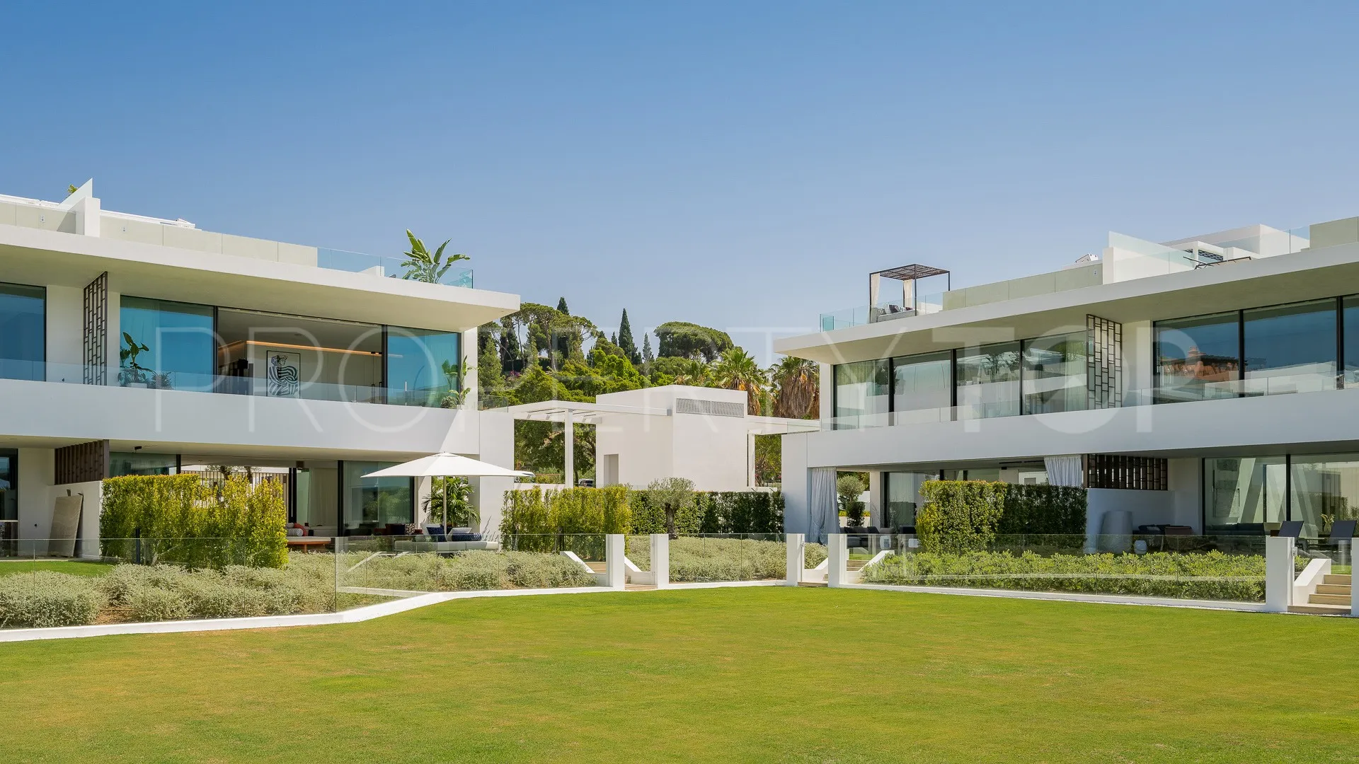 Villa de 4 dormitorios en venta en Marbella Golden Mile