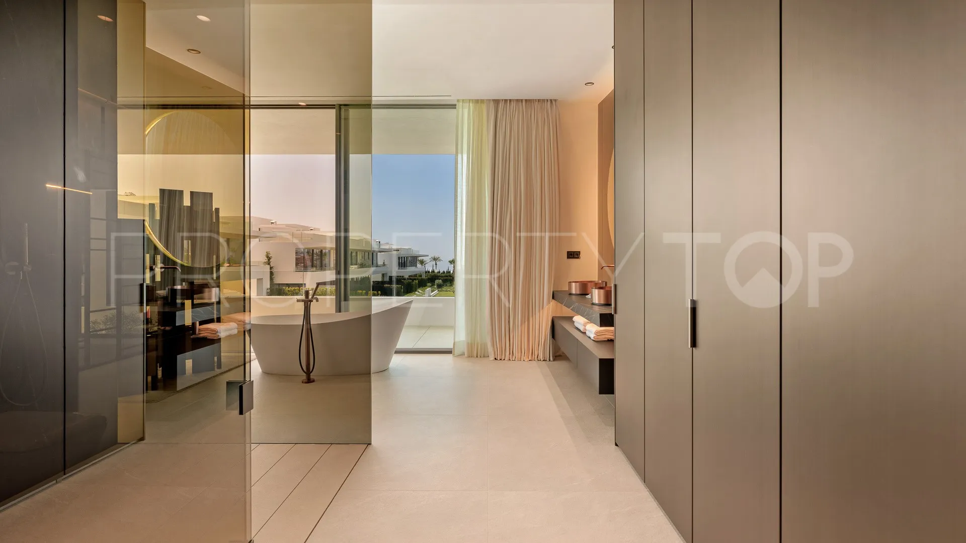 Villa de 4 dormitorios en venta en Marbella Golden Mile