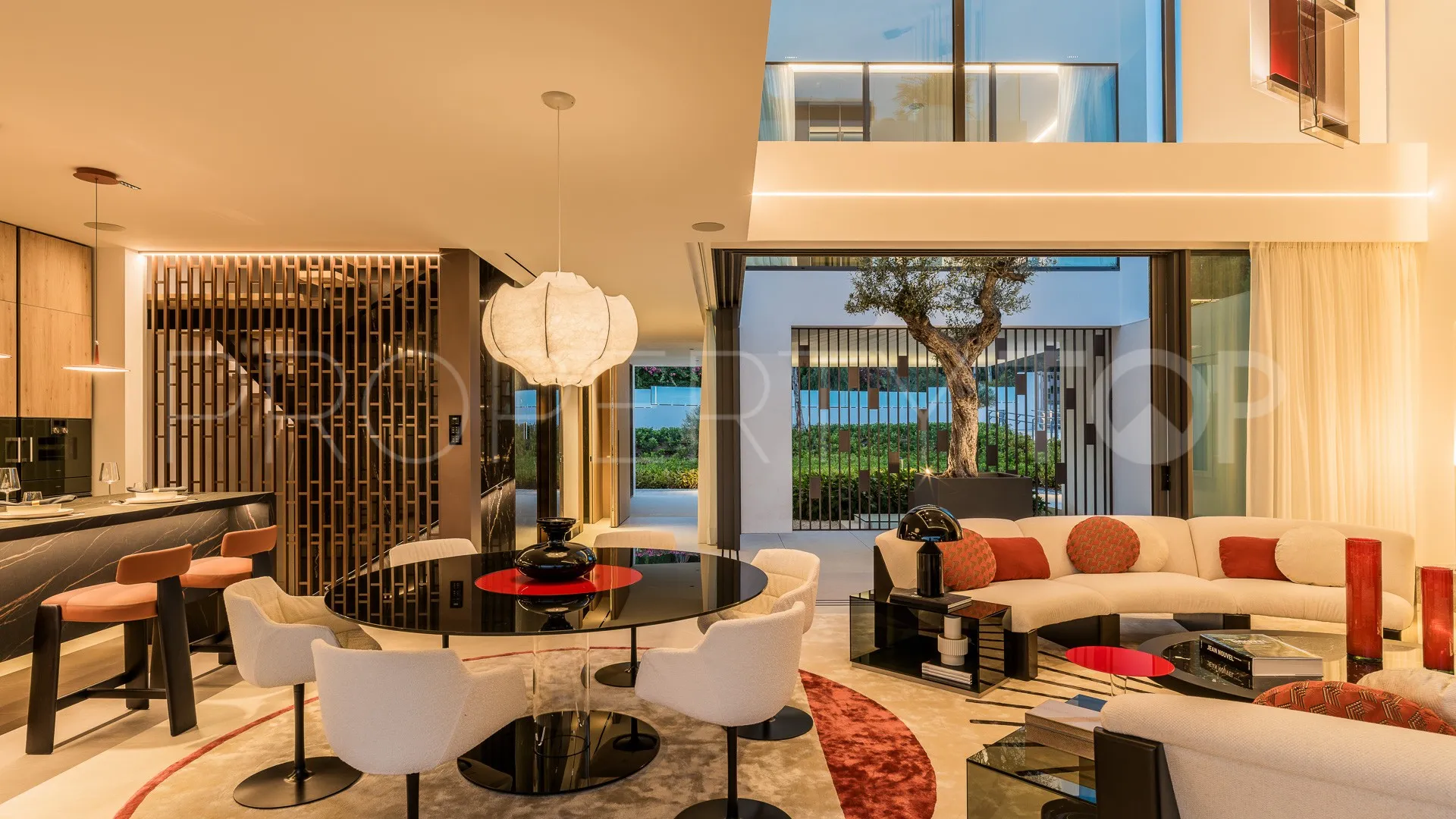 Villa de 4 dormitorios en venta en Marbella Golden Mile