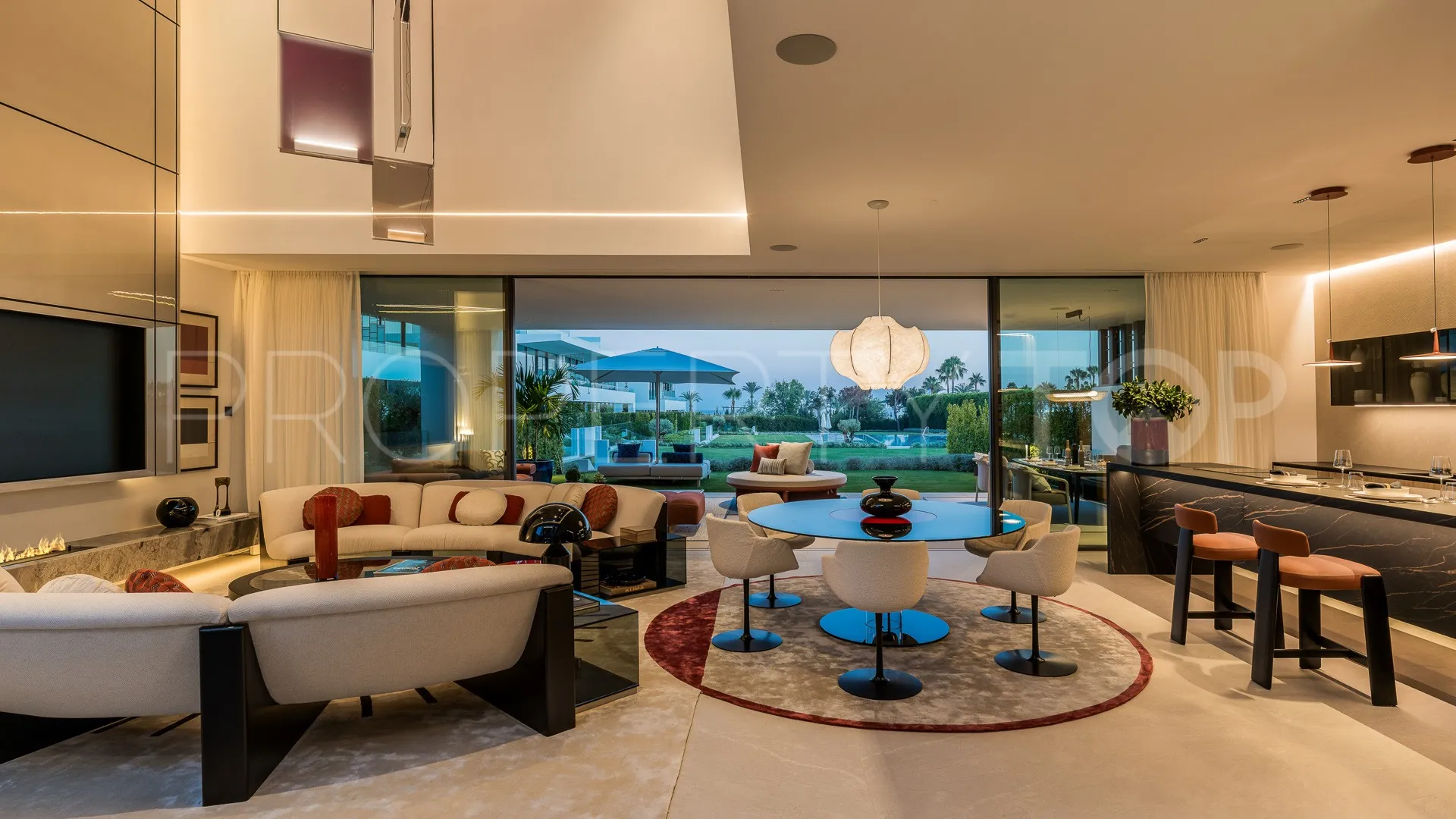 Villa de 4 dormitorios en venta en Marbella Golden Mile
