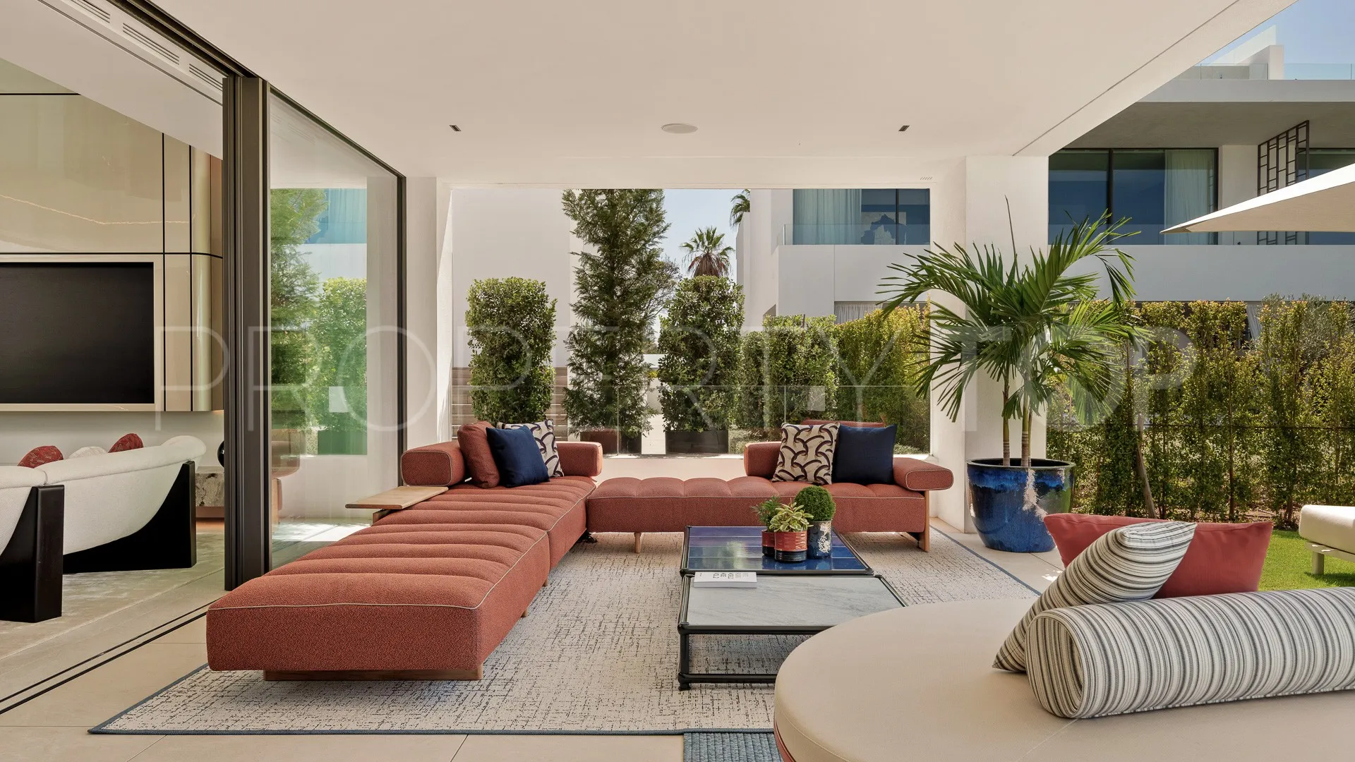 Villa de 4 dormitorios en venta en Marbella Golden Mile