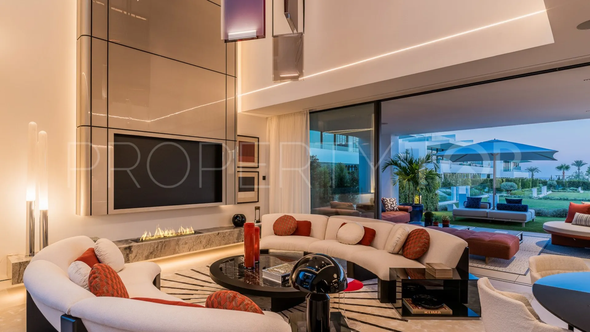 Villa de 4 dormitorios en venta en Marbella Golden Mile