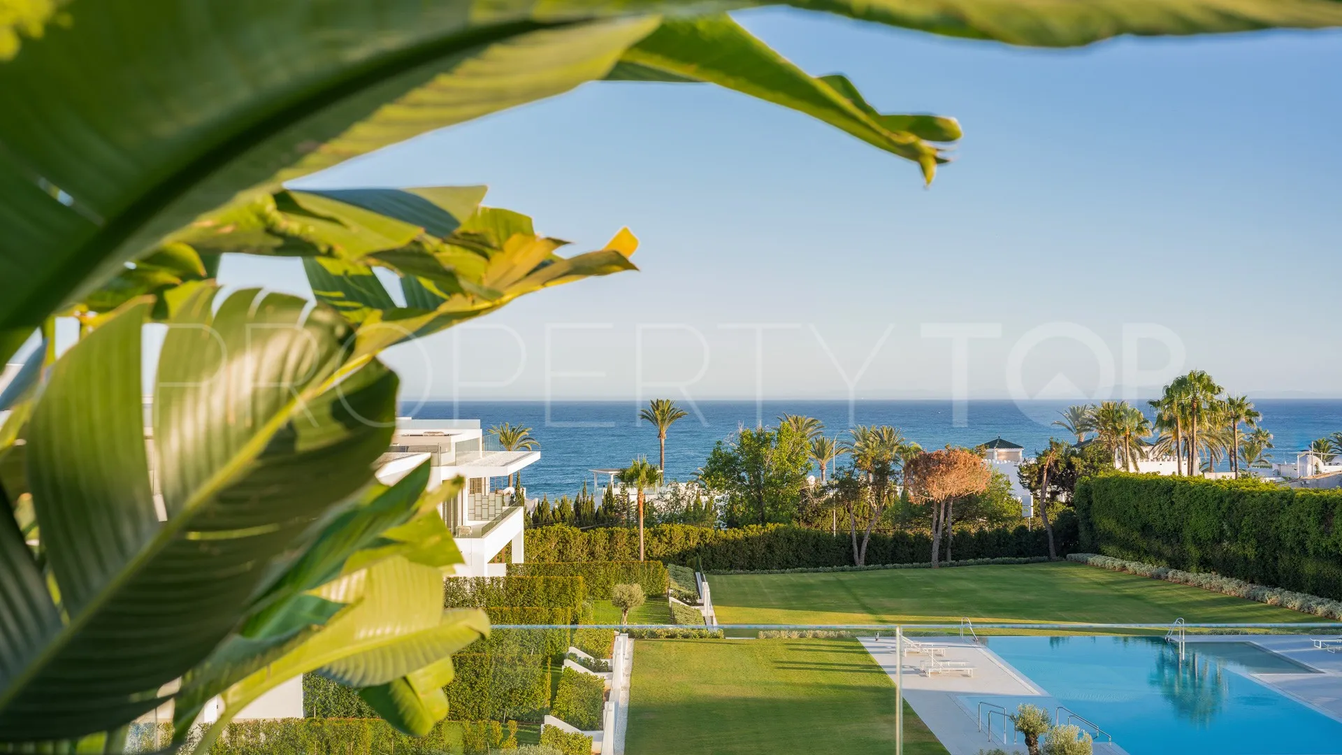 Villa de 4 dormitorios en venta en Marbella Golden Mile