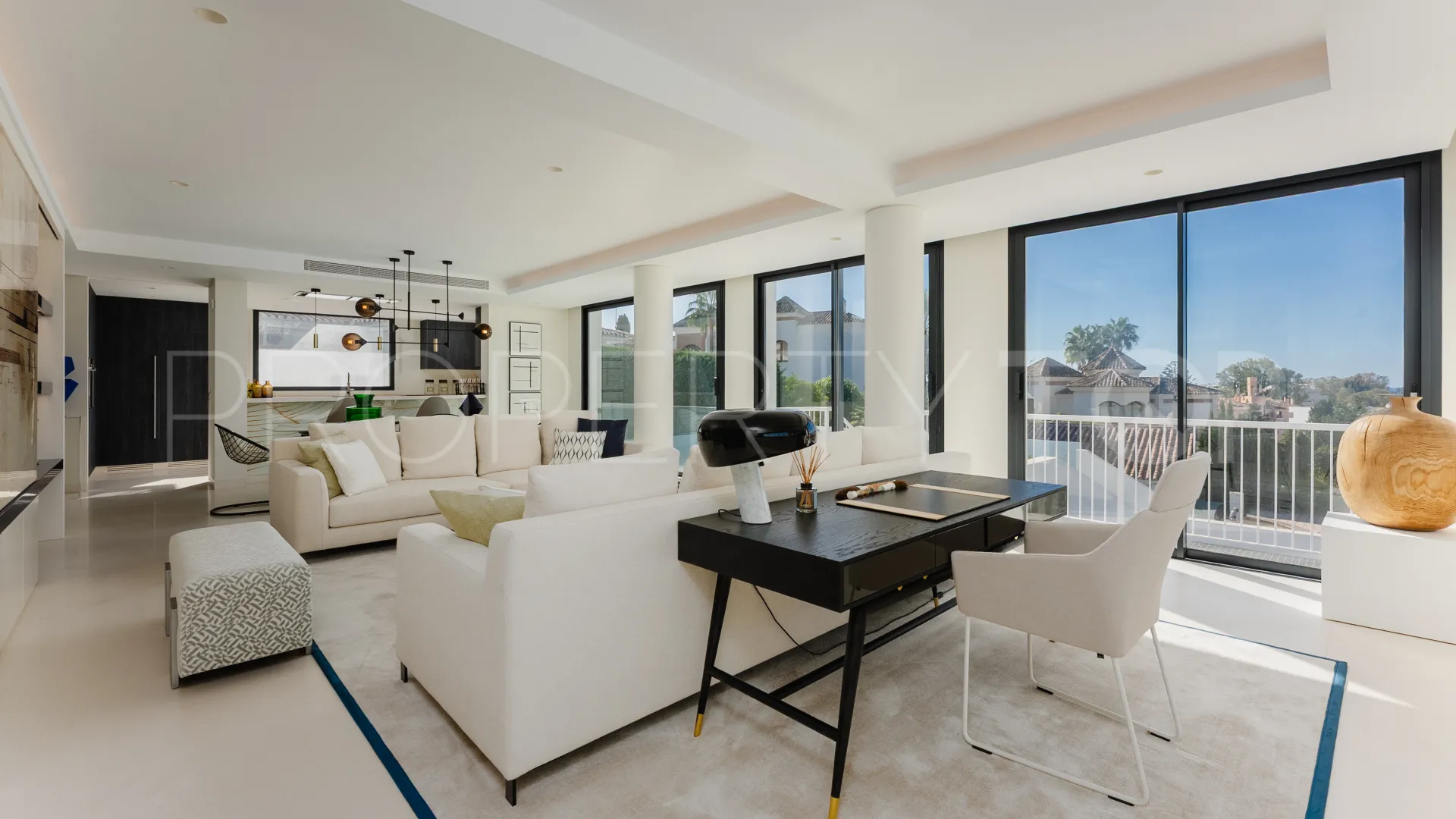Villa en venta con 4 dormitorios en Nueva Andalucia