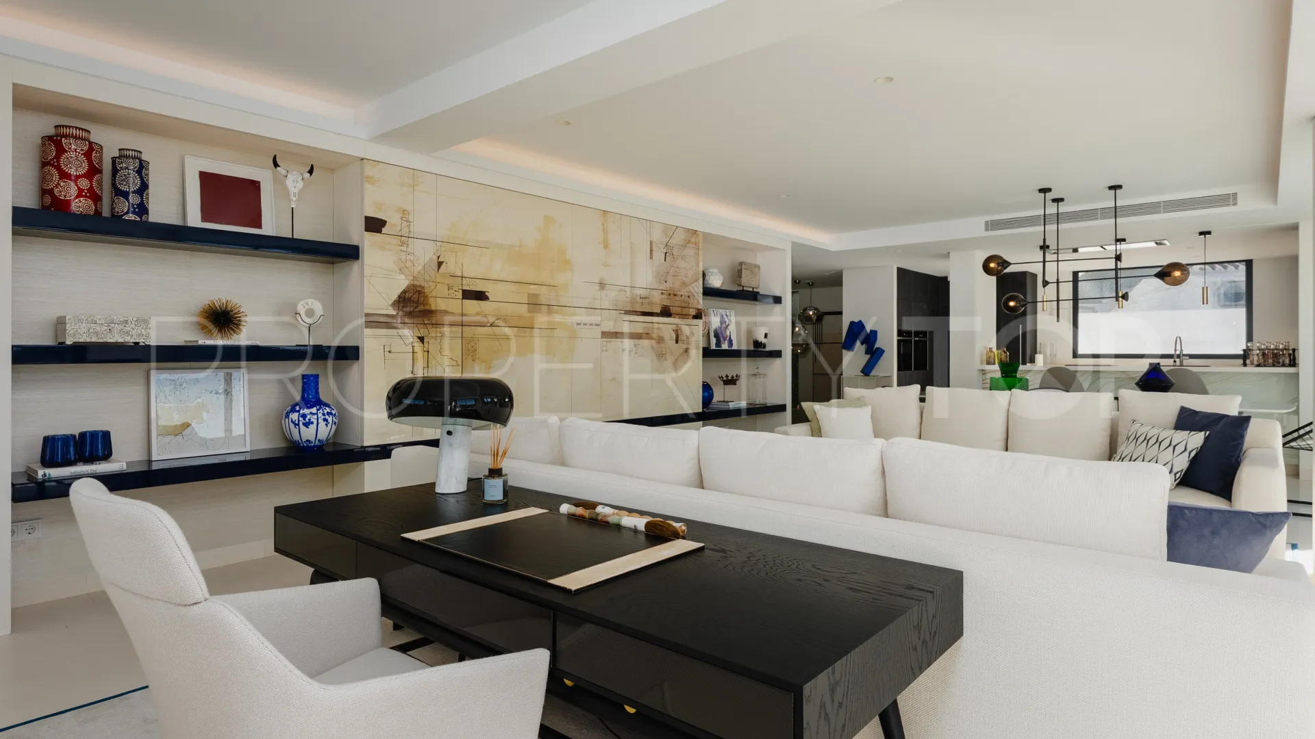 Villa en venta con 4 dormitorios en Nueva Andalucia