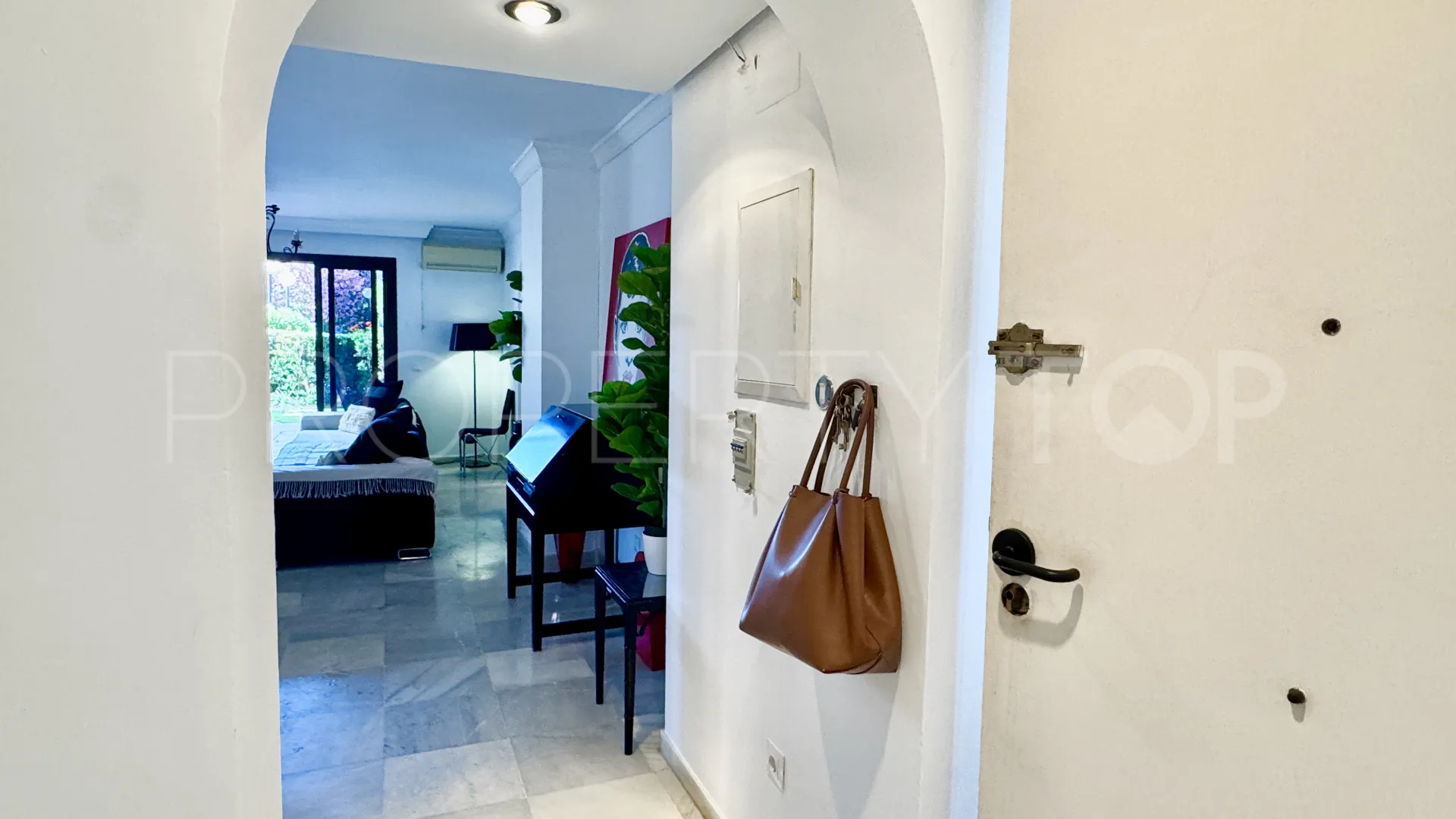 Apartamento planta baja a la venta en Jardines de Sotogrande con 2 dormitorios