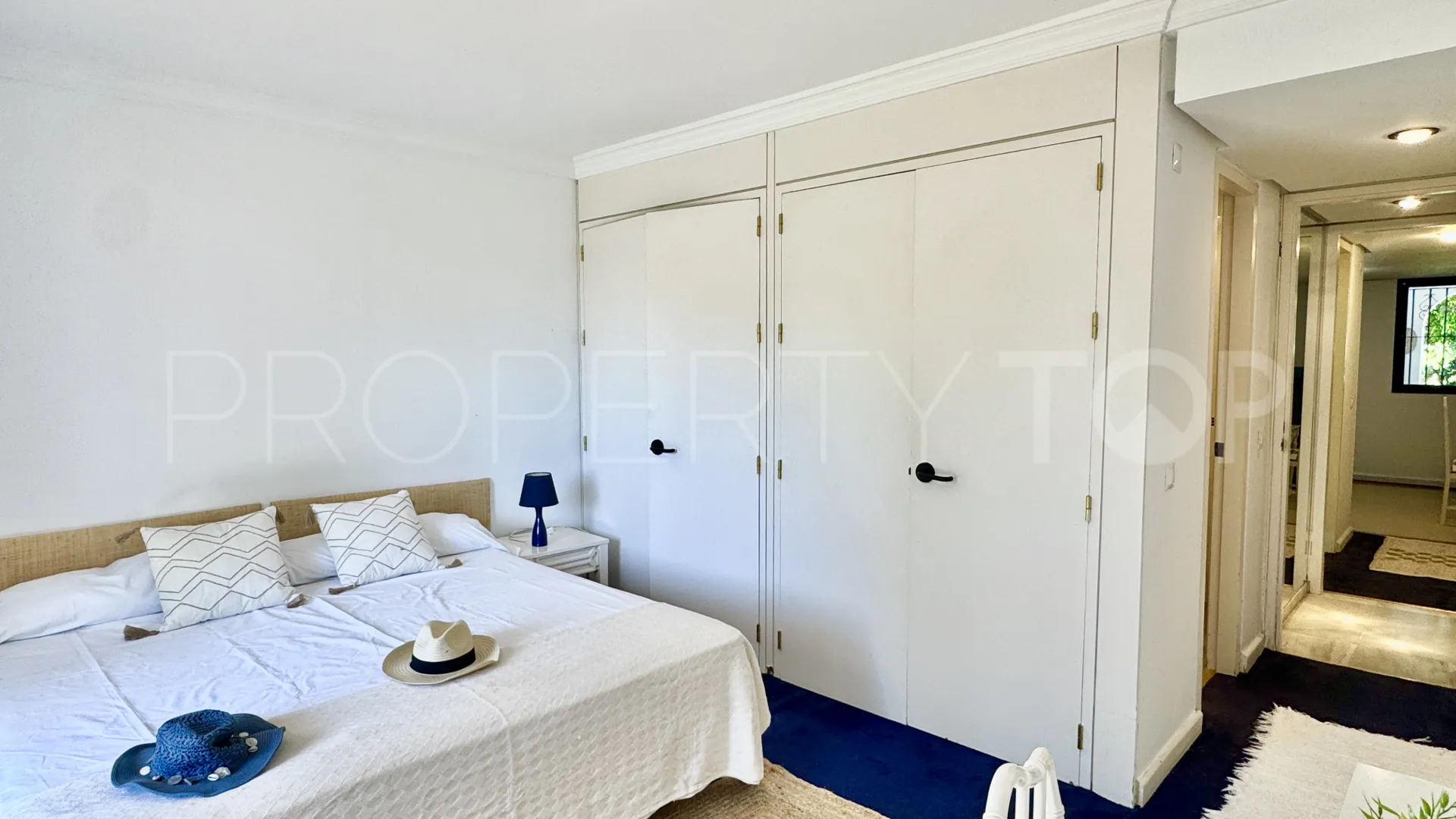 Apartamento planta baja a la venta en Jardines de Sotogrande con 2 dormitorios