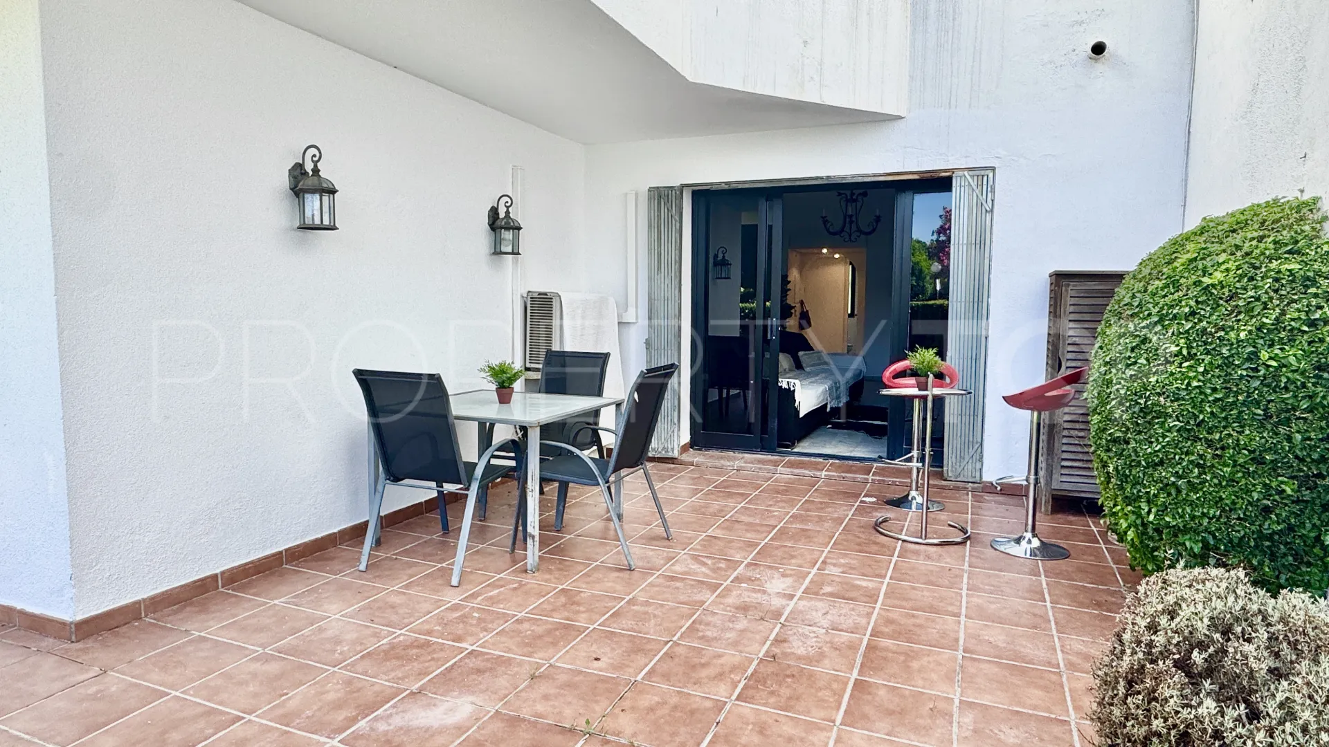 Apartamento planta baja a la venta en Jardines de Sotogrande con 2 dormitorios